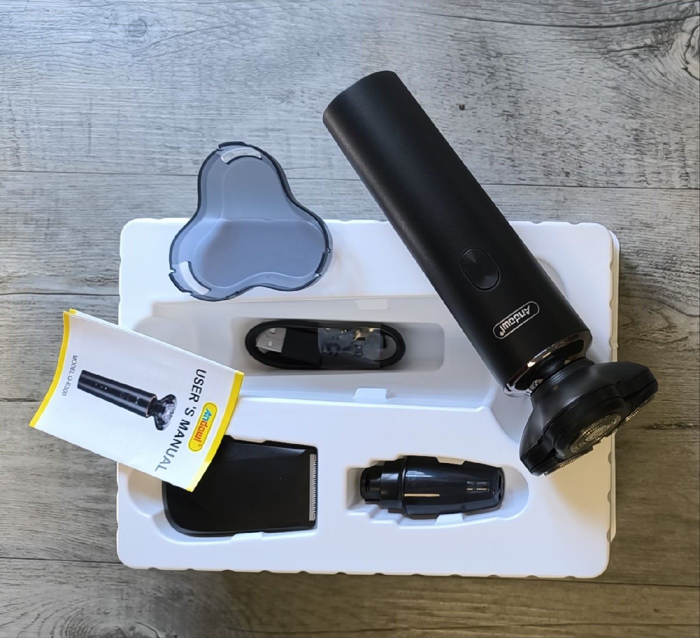 Andowl Q-E300 Portable Type-C Rechargeable 3D Shaver - Electromann SA