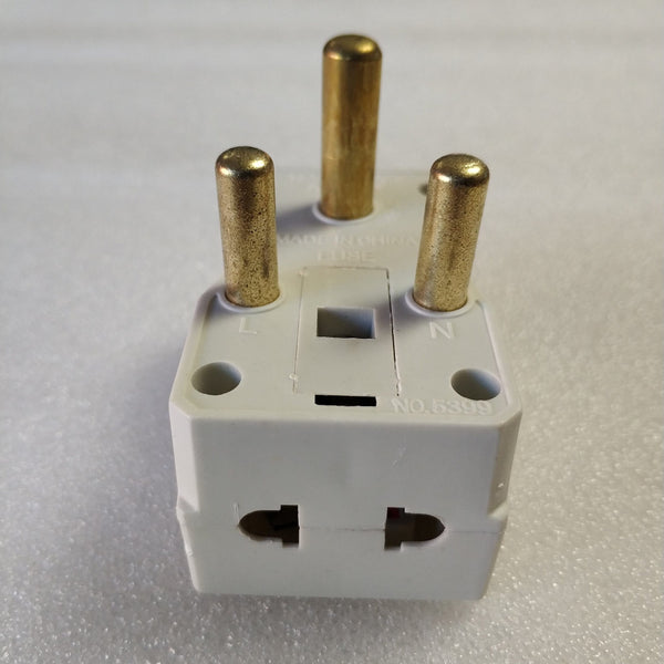 D&B Fused 3Pin Multi-Socket Universal Travel Adaptor