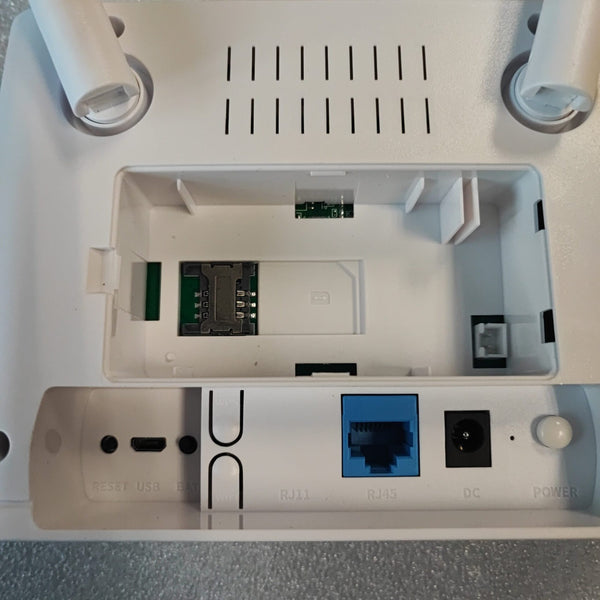 4GUKO B311B 4G/5G LTE Router with **Battery Backup**