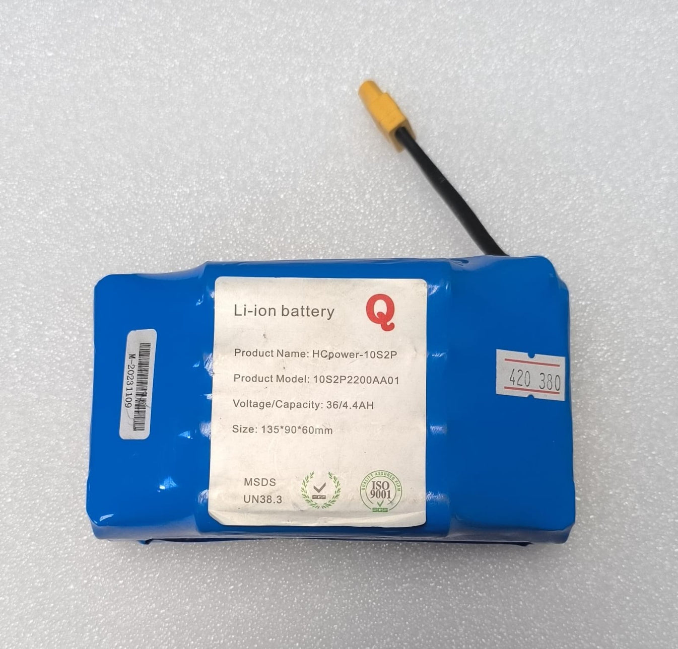 Batterie 36V 10Ah étanche Pour Scooter électrique – 10S2P Lithium, 1000 Cycles, 8 Protections, Chargeur Inclus, 186x66x38 Mm