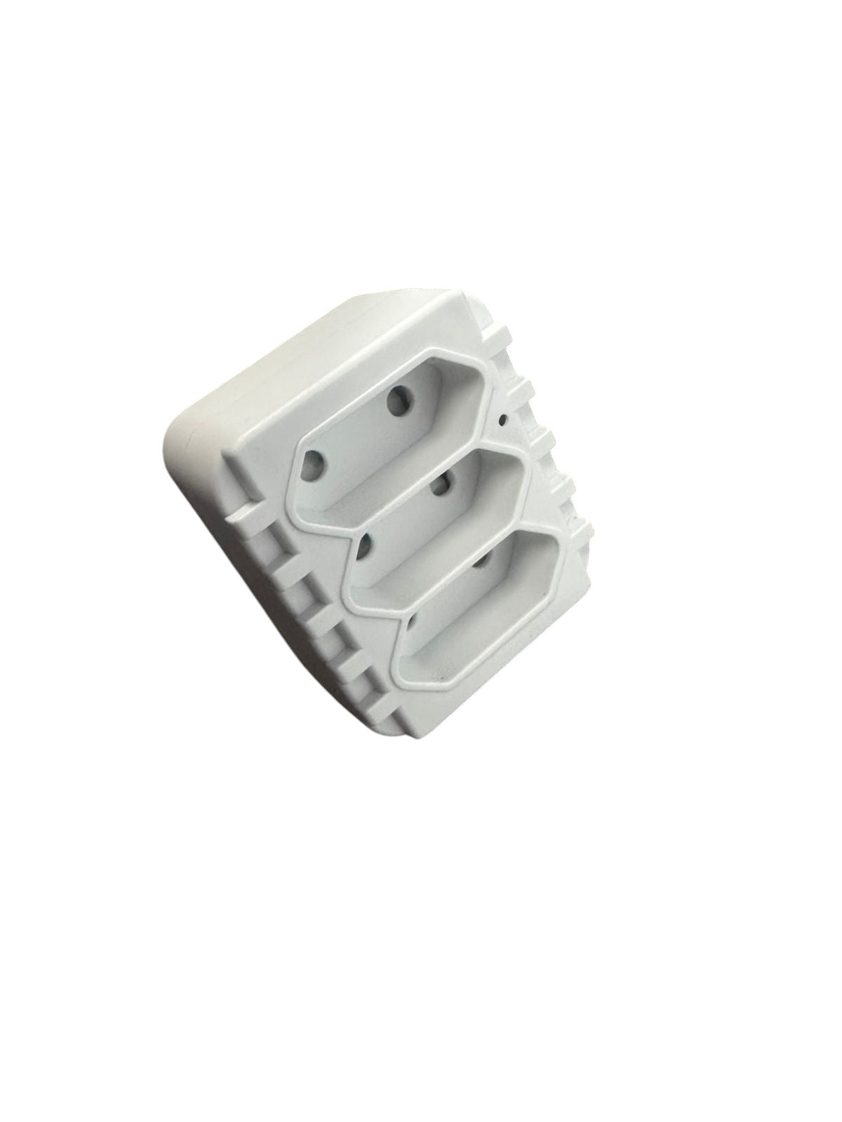 REDISSON R-24 220v Multi-Plug Adapter (10007776) - Electromann SA