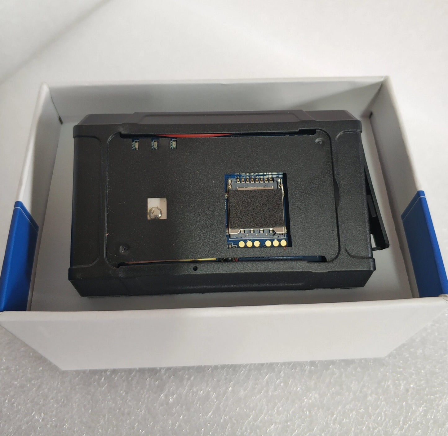 VT03D DIY No-Contract Portable Mobile App GPS Tracker - Real-Time Tracking for Vehicles, People, and Assets - Electromann SA
