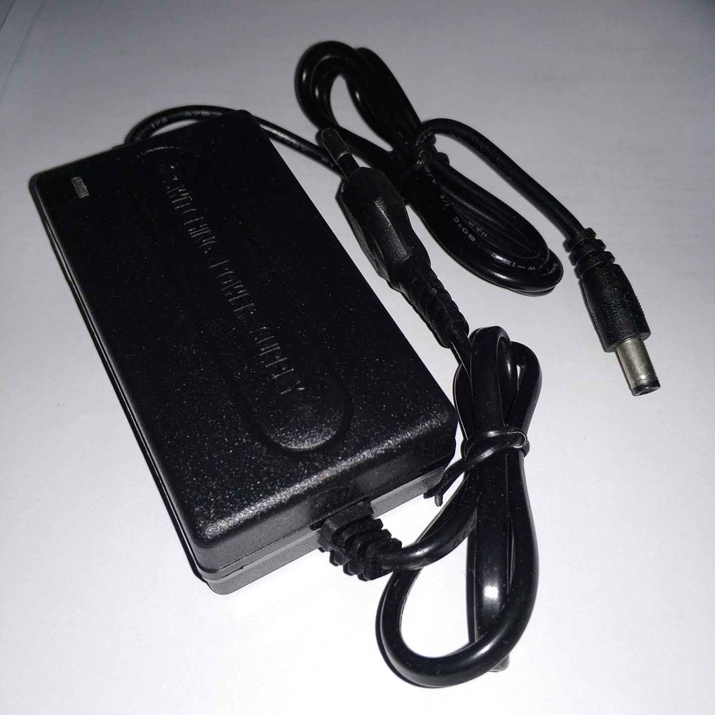 AC to DC 12V 2A EU Plug Power Supply - Reliable and Efficient Adapter - Electromann SA