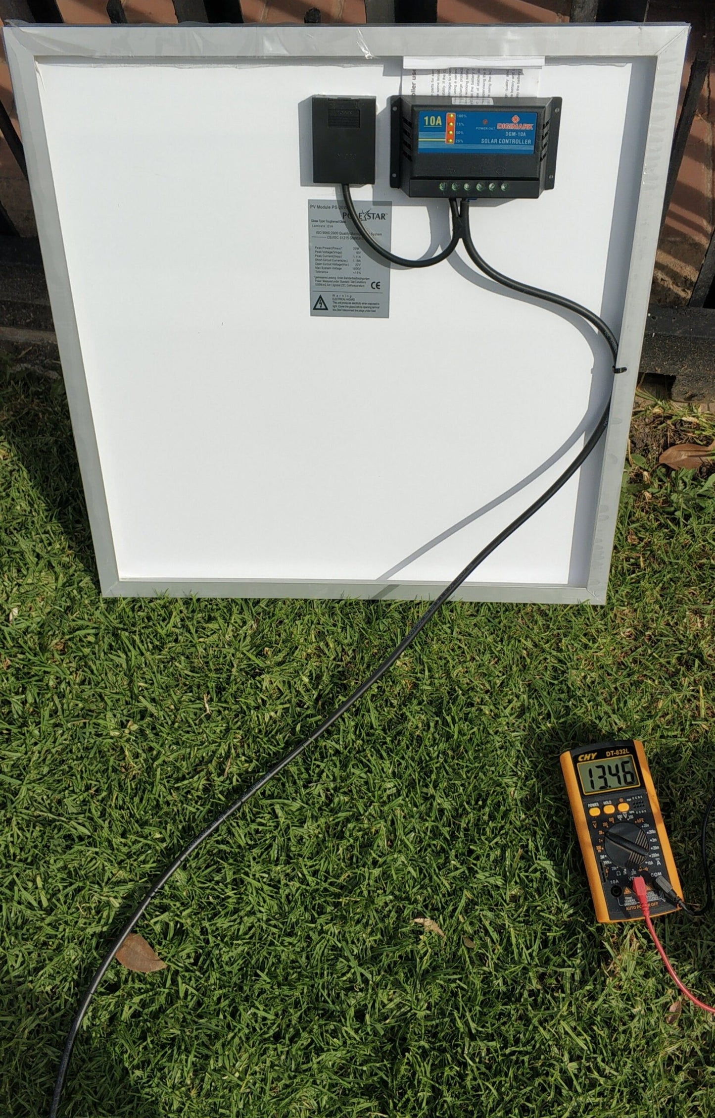 30W 10A Solar Car/Boat Battery Charger Kit - Electromann SA