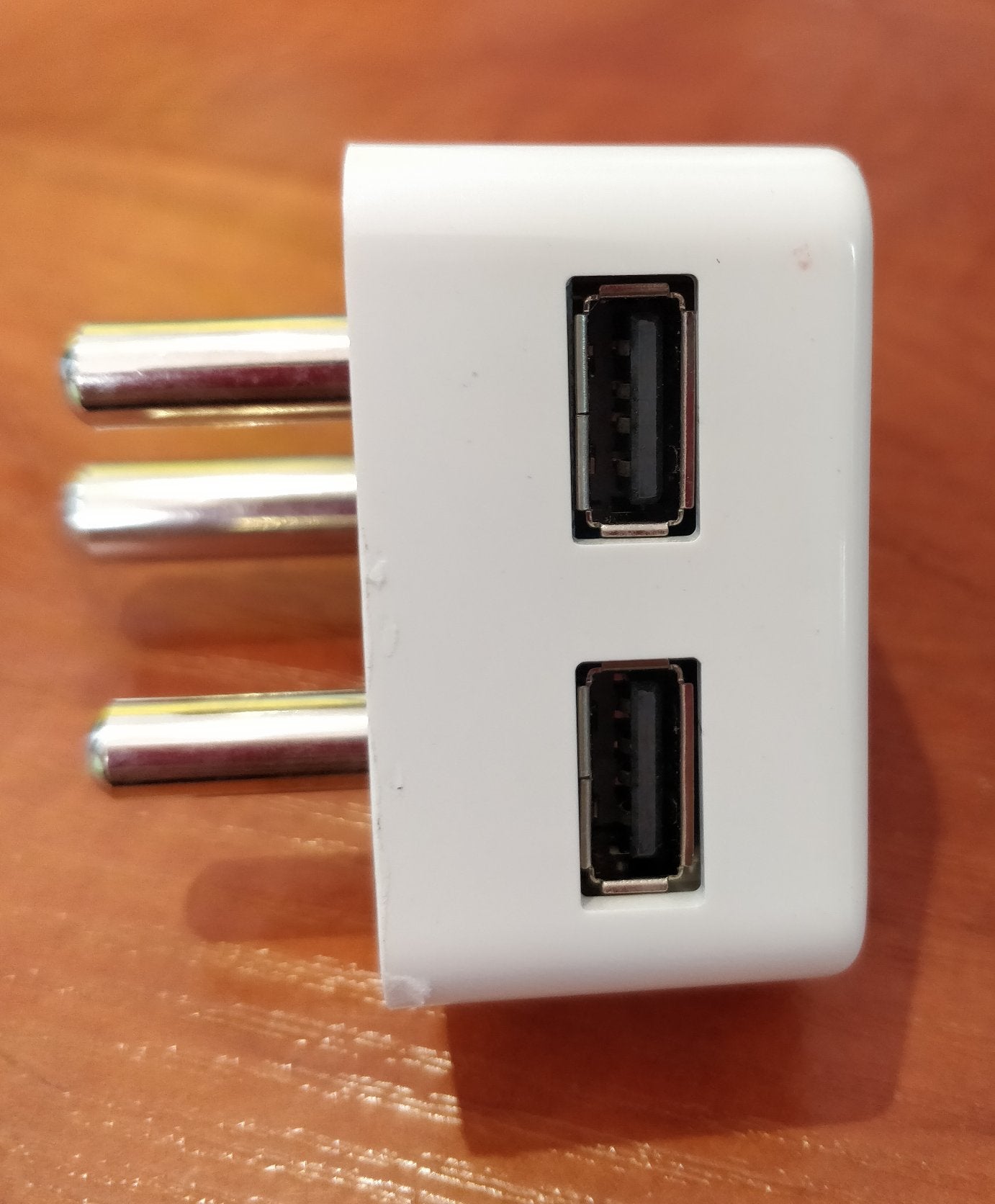 Ausma USB PlugTop - Charge Multiple Devices Simultaneously - Electromann SA