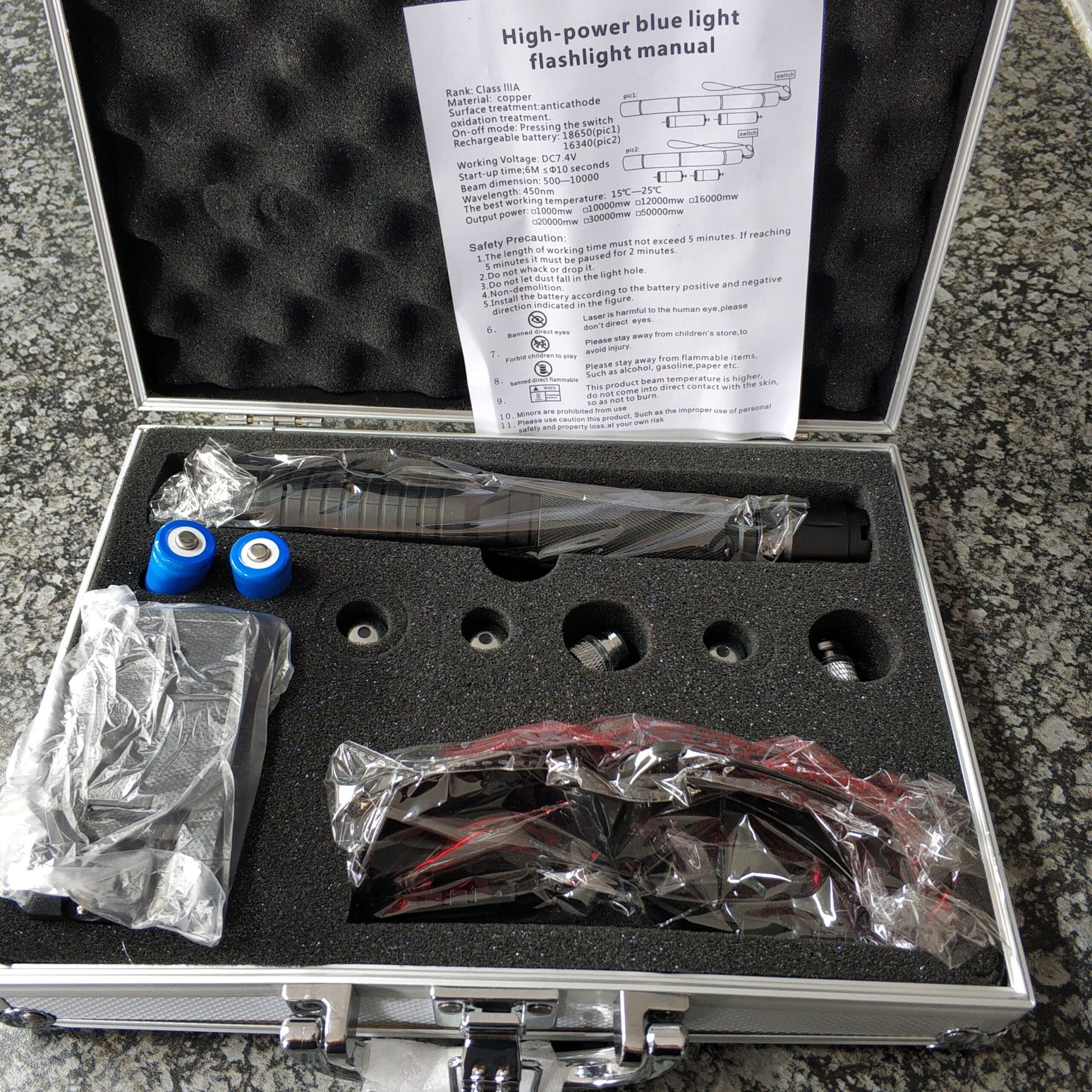 Powerful 1000mw 450nm Blue Laser Pointer for Presentations and Outdoor Activities - Electromann SA