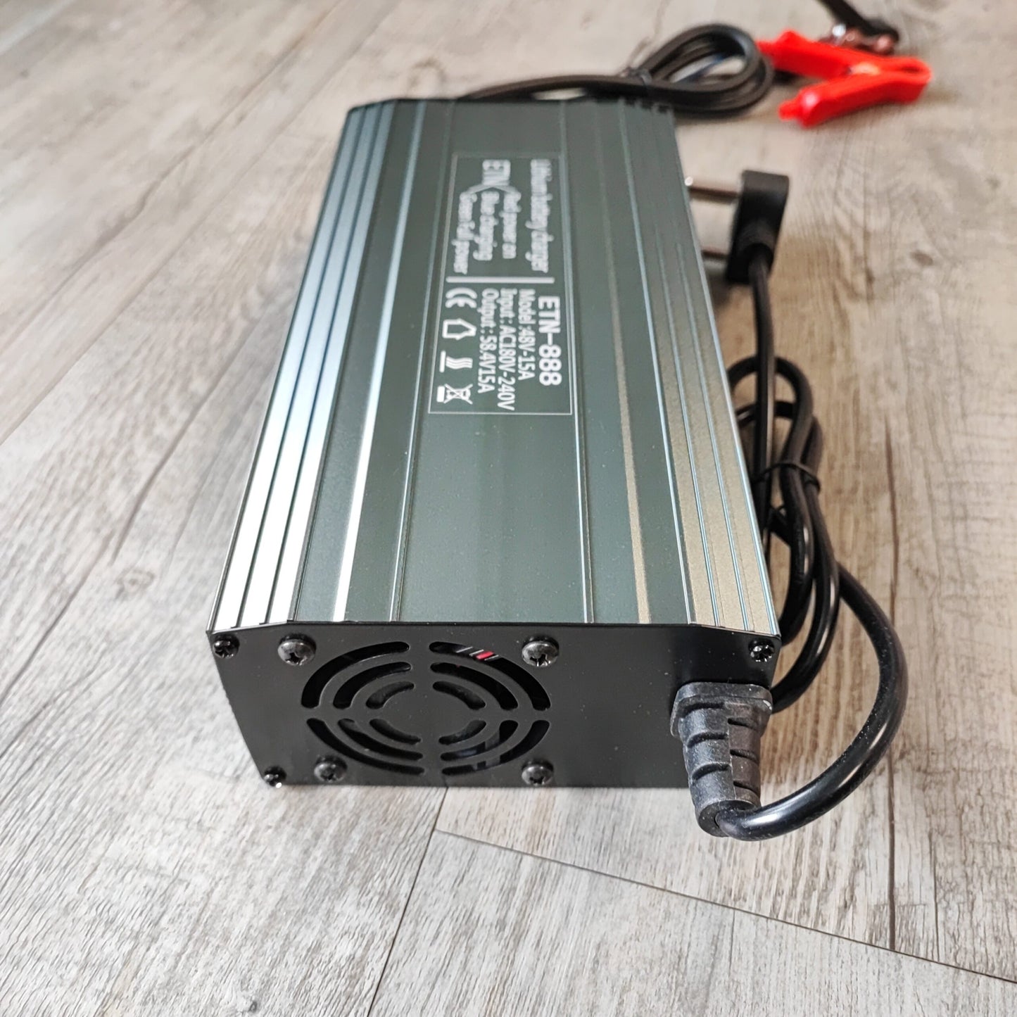 ETN-888 58.4vDC 15Amp Intelligent Lithium Battery Charger - Electromann SA