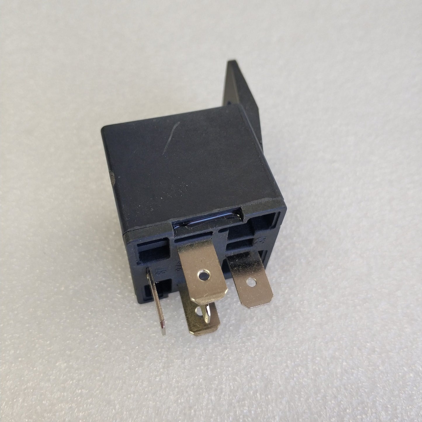 TIANBO Automotive 12v 30Amp Relay - High-Quality and Reliable Relay for Automotive Applications - Electromann SA
