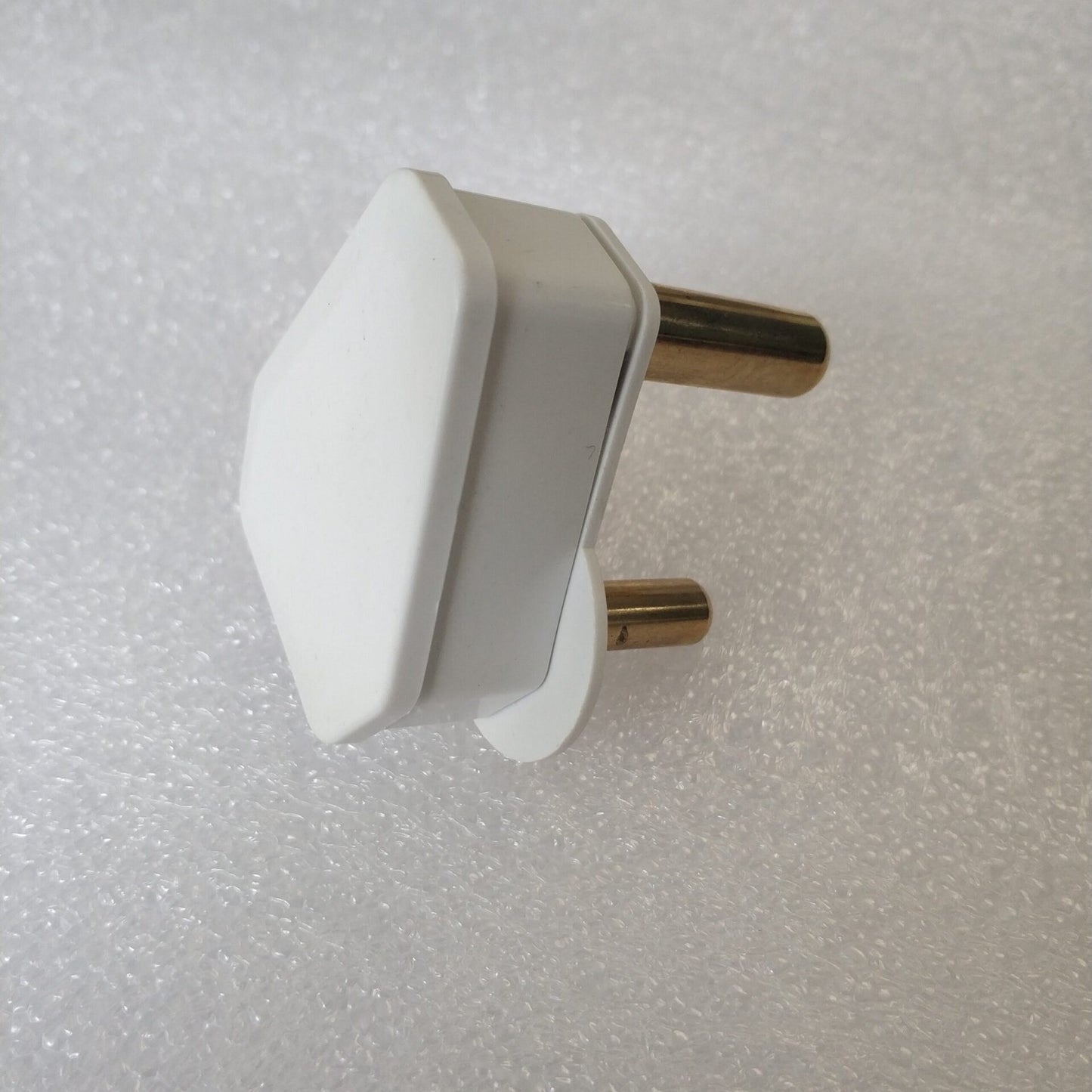 BULK SALE- Buy 10 get 1 FREE Plug Top 16Amp 3Pin - Electromann SA
