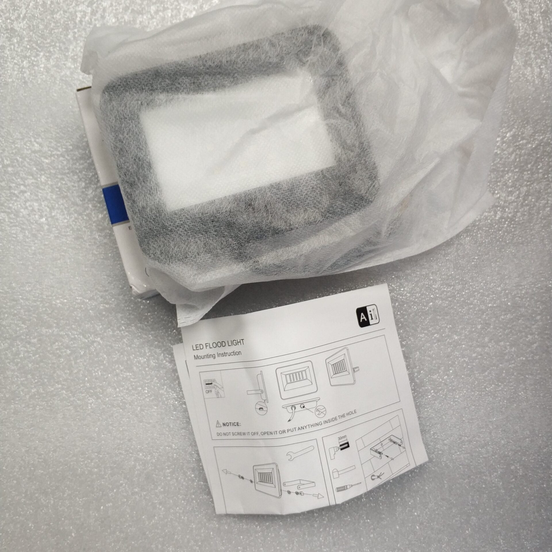 REDISSON 10Watt 220v AC Outdoor LED Flood Light - Electromann SA