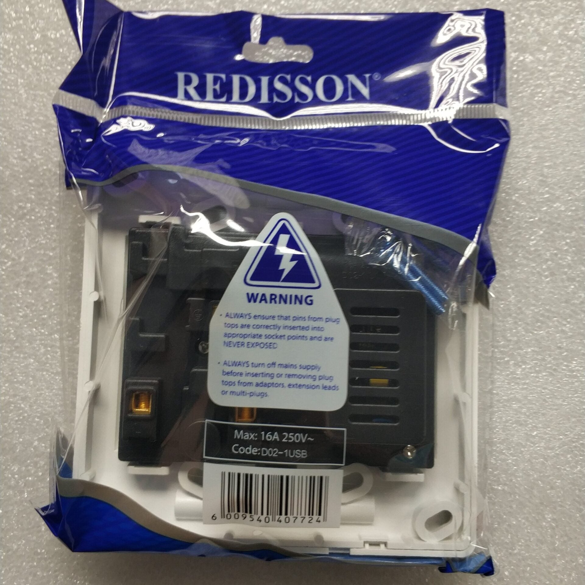 REDISSON 4x4 Double Switched Wall Socket with 2 USB Ports – Electromann SA