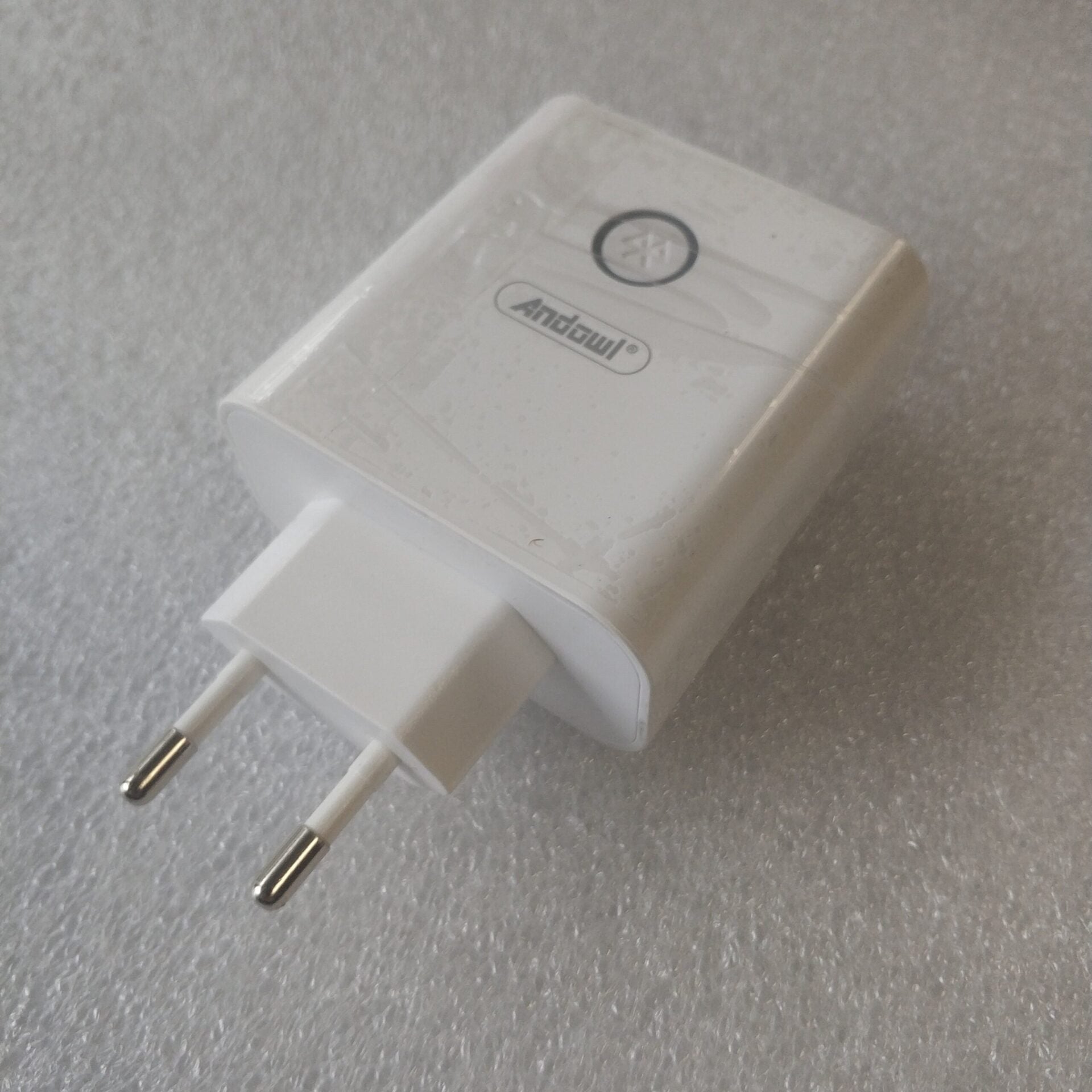 Andowl K16 Wireless Bluetooth Audio Adapter and Mobile Charger - Electromann SA