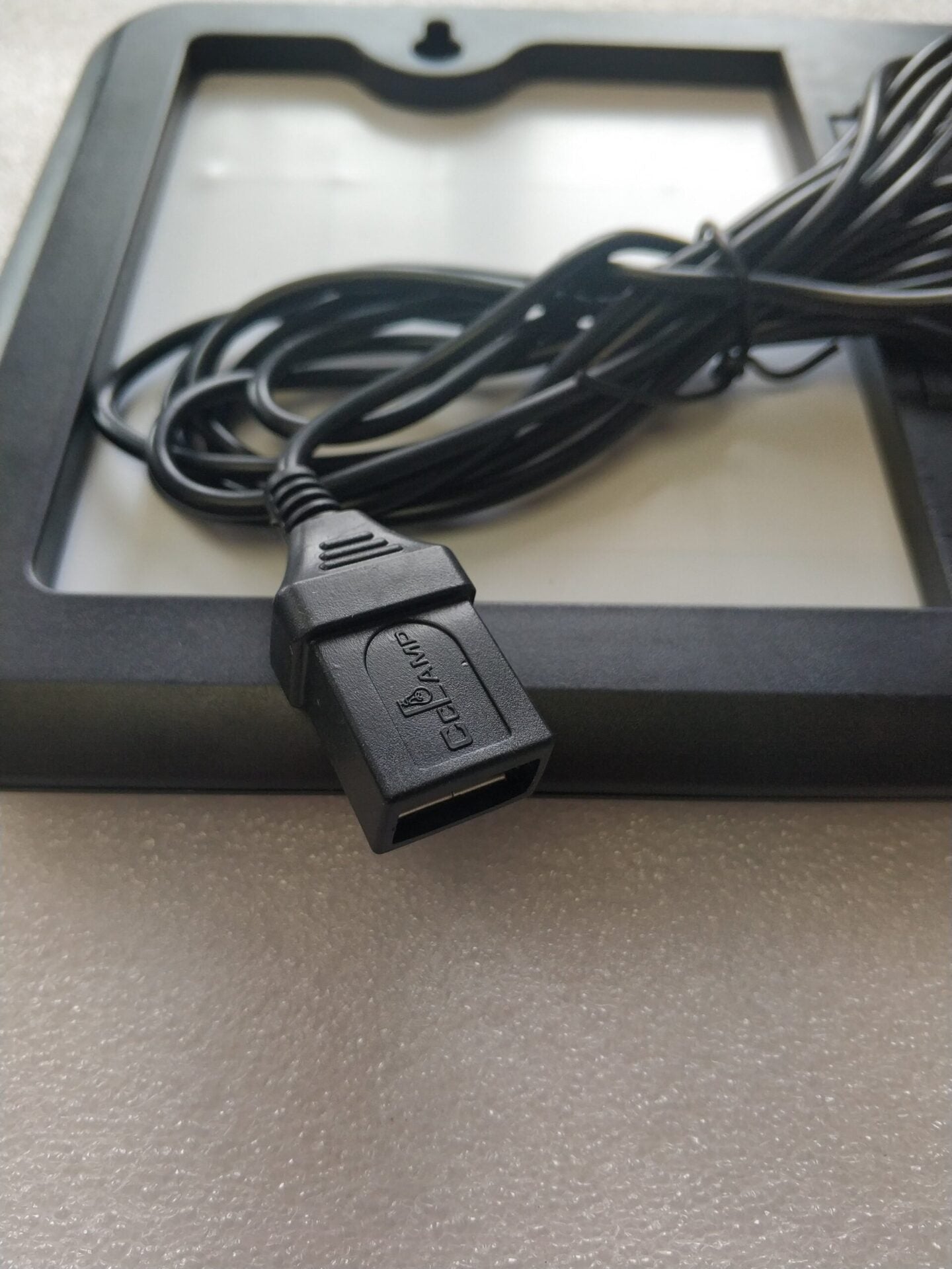 CCLamp CL-680 8W Solar Mobile Phone Charger Kit - Electromann SA