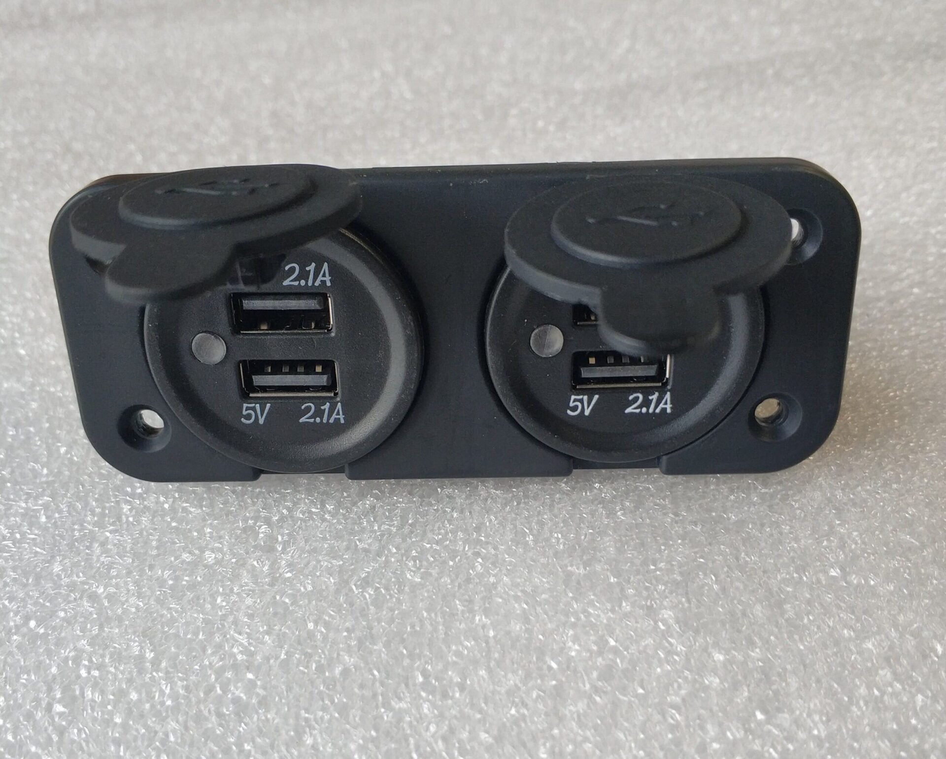 12V-24V QUAD USB Charger Socket Adapter 5V 2.1A+2.1A - Electromann SA