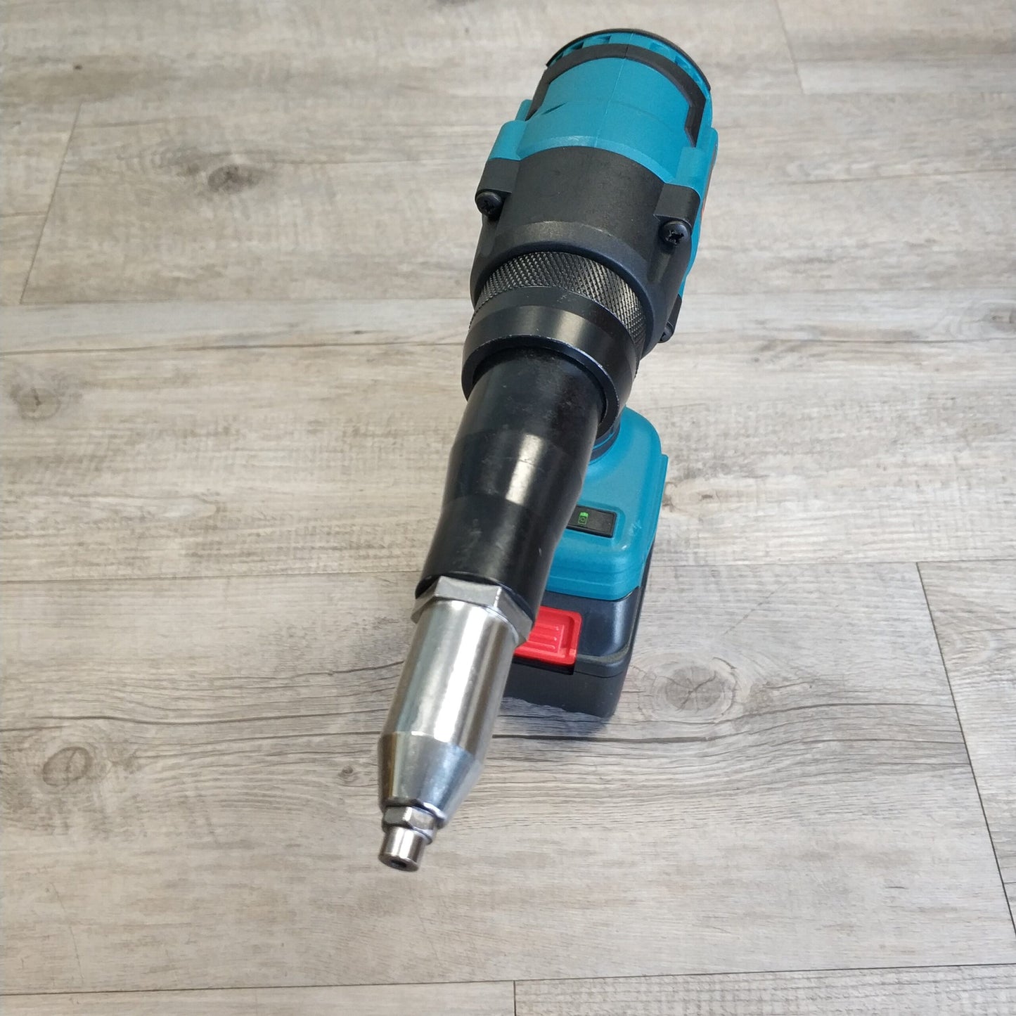 King Shoden Rechargeable Li-Ion Rivet Tool Kit - Powerful and Versatile Tool for Professionals - Electromann SA