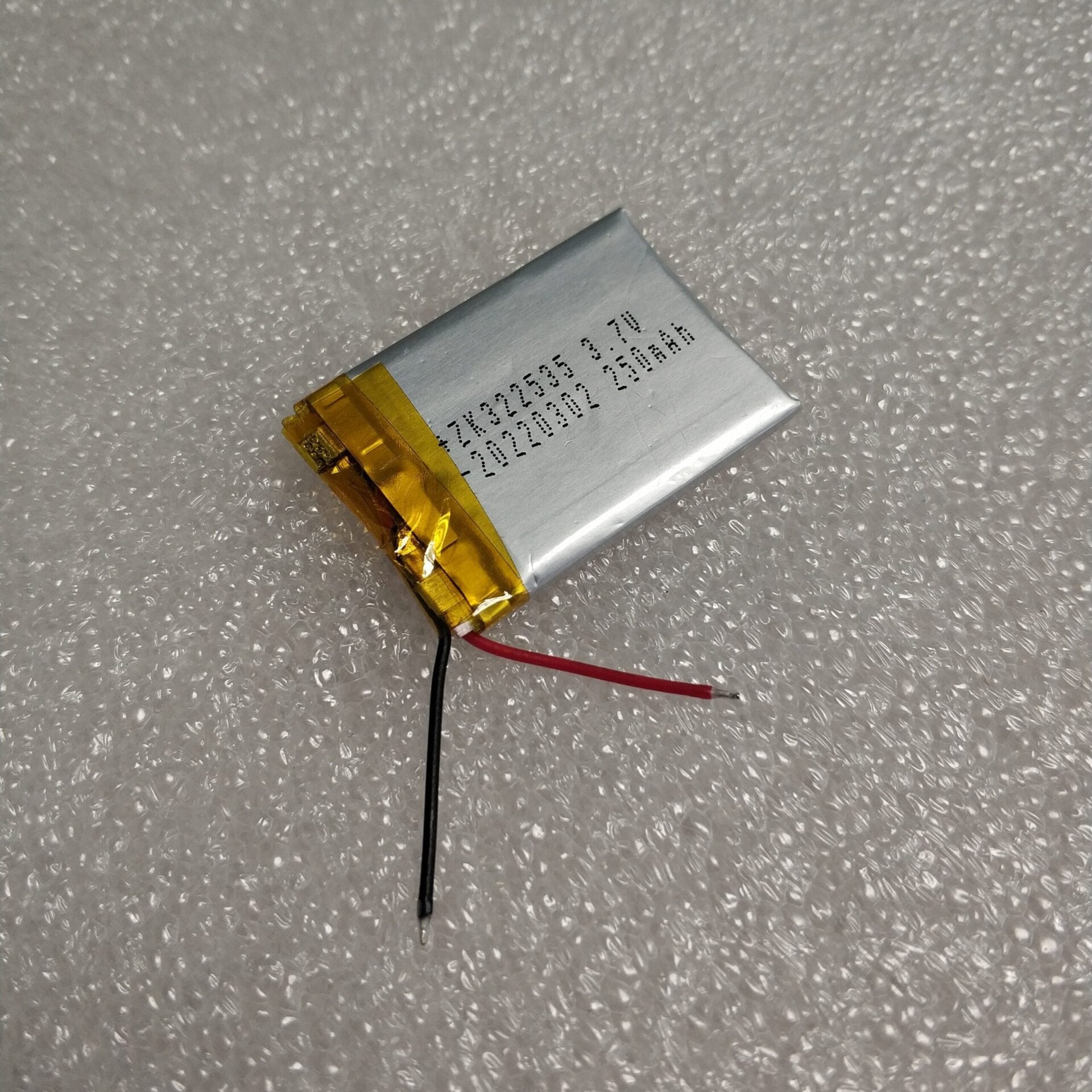 Replacement Lithium Battery for VT08 GPS Tracker - Extended Usage and Superior Performance - Electromann SA