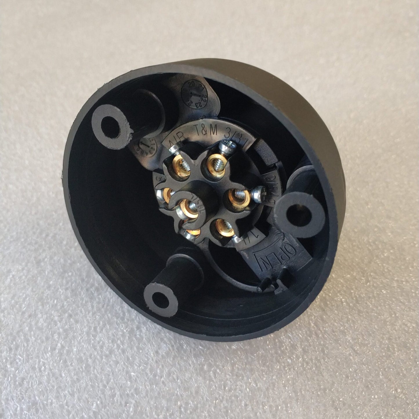 12v 7Pin Plastic Female Trailer Plug Socket - Electromann SA