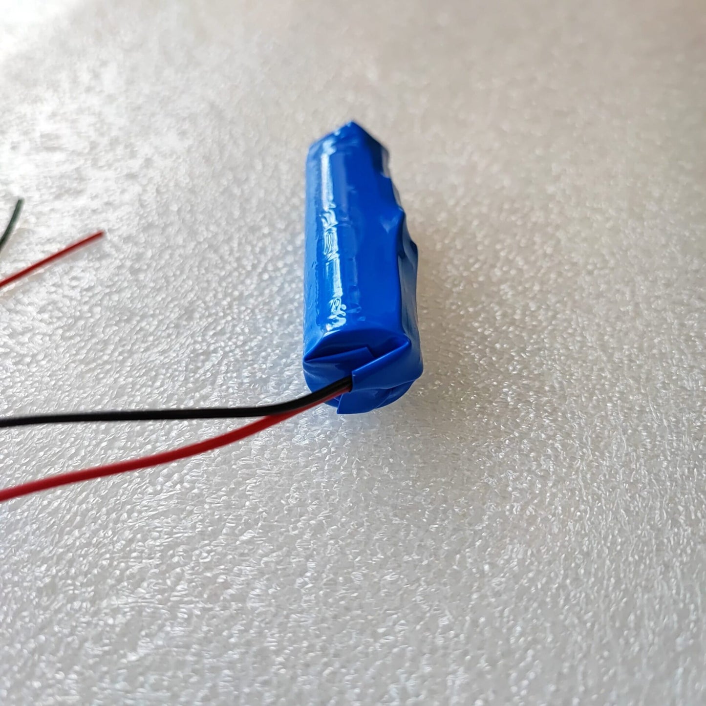 4800mah 3.7v 21700 Lithium Ion Battery with Built-In BMS - Electromann SA