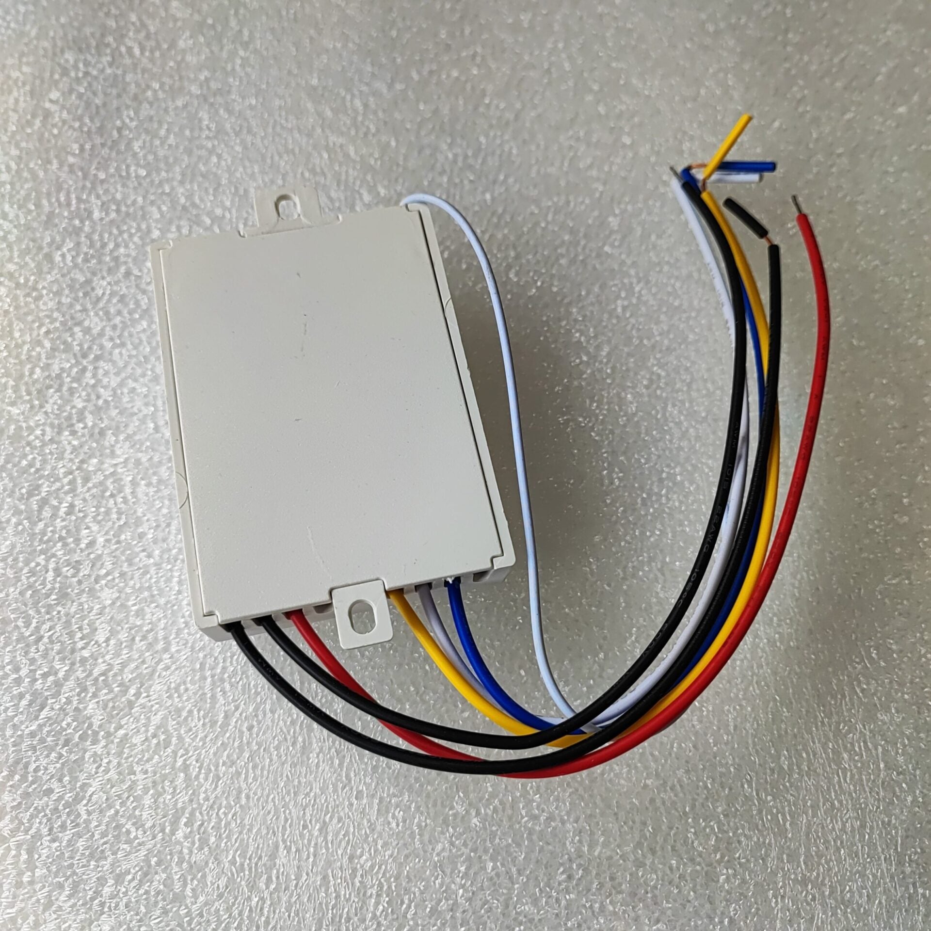 DR Light 3 Channel AC 220v 500watt Remote Controlled Switch for Lights (10005096) - Electromann SA