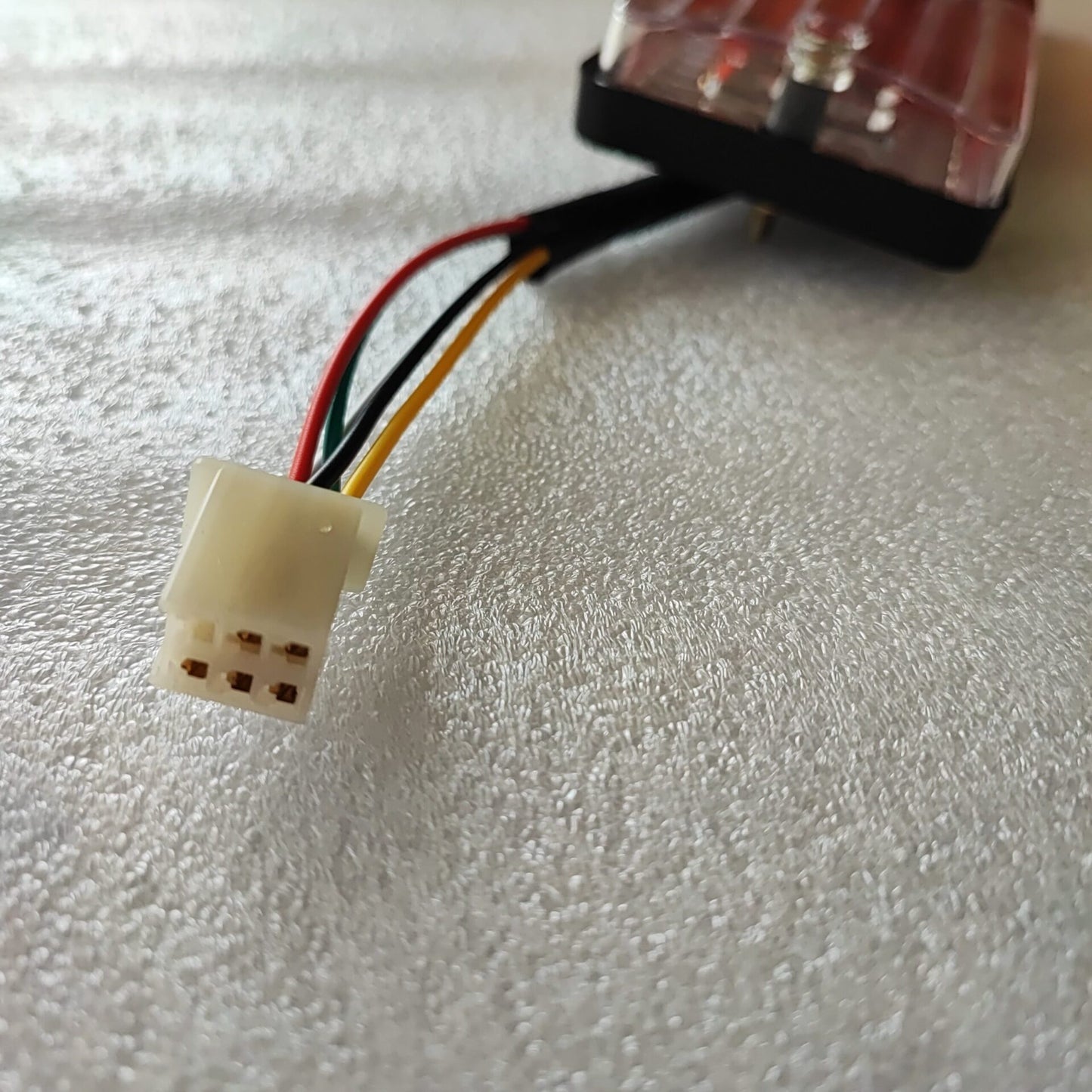 High-Quality 12V LED Rear Stop Light Tail Brake Indicator Lamp for Vehicle Safety - Electromann SA