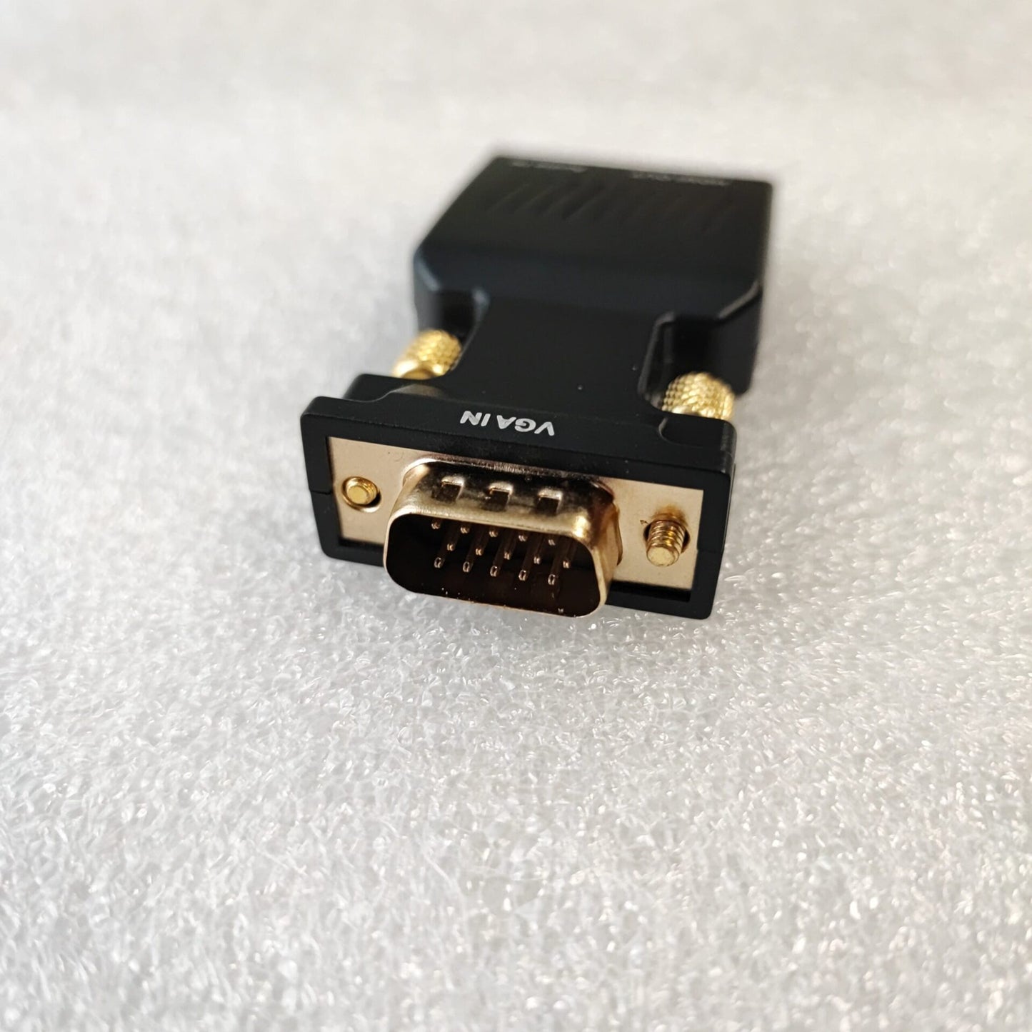 Enhance Your Multimedia Experience with VGA to HDMI Video + Audio Adapter - Electromann SA
