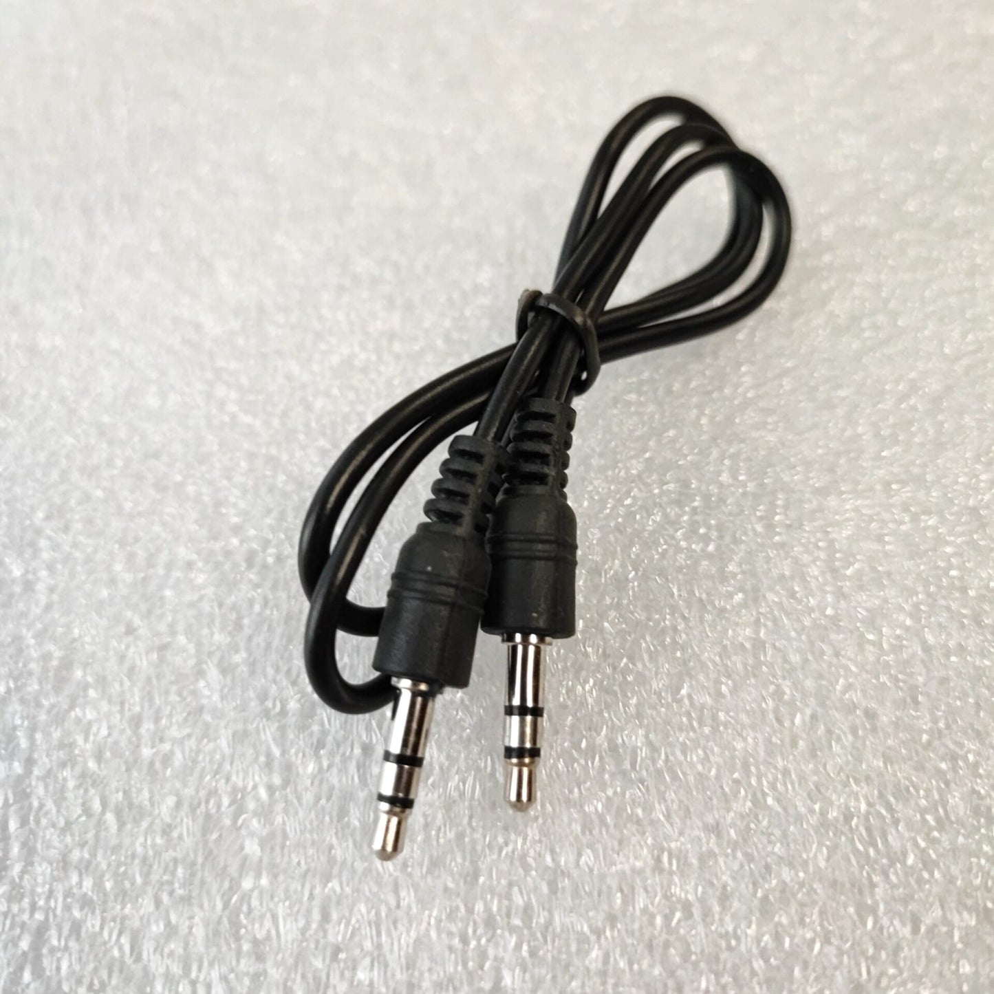 Enhance Your Multimedia Experience with VGA to HDMI Video + Audio Adapter - Electromann SA