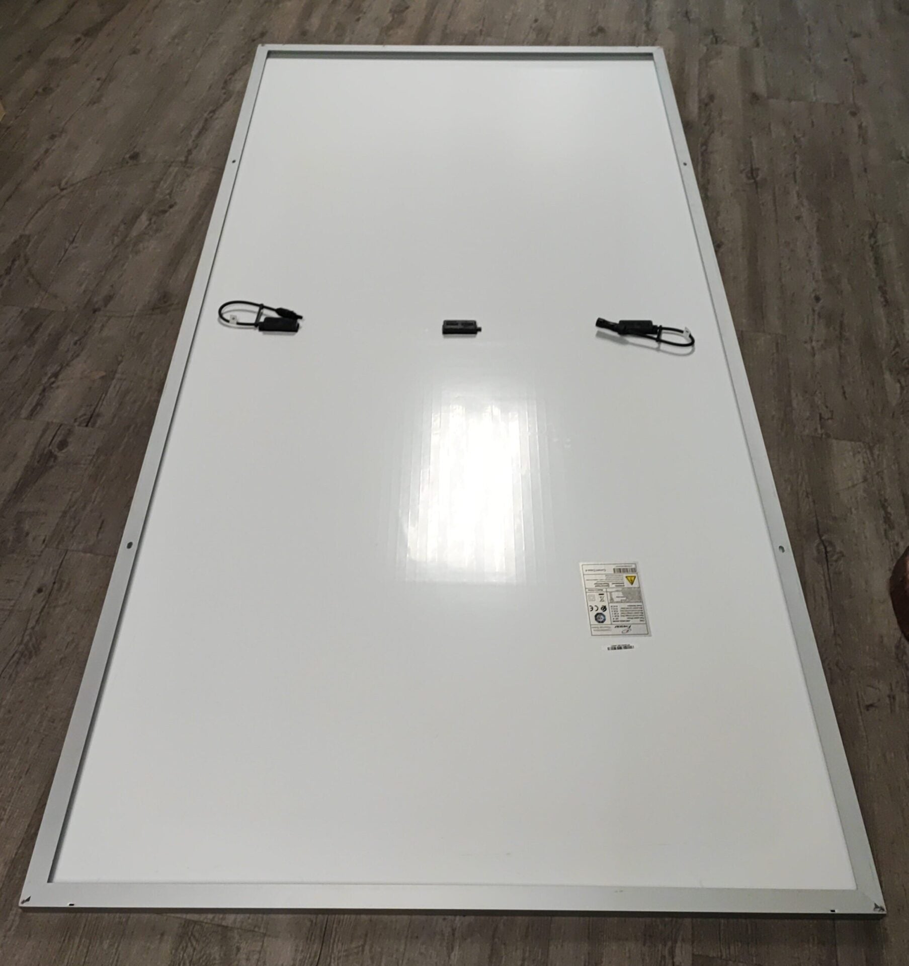 Longi Solar 560W Mono 41.95v Solar Panel - High-Efficiency and Durable - Electromann SA