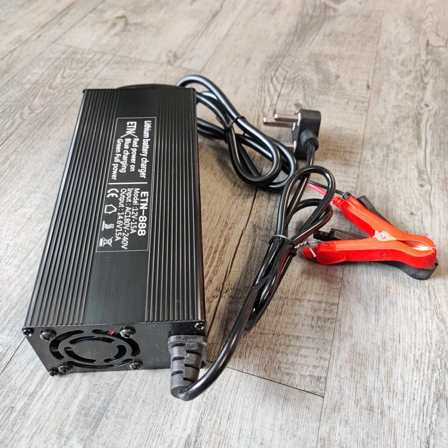 ETN-888 14.6vDC 15Amp Intelligent Lithium Battery Charger - Electromann SA