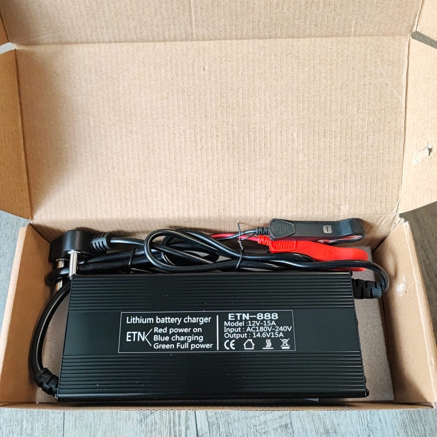 ETN-888 14.6vDC 15Amp Intelligent Lithium Battery Charger - Electromann SA