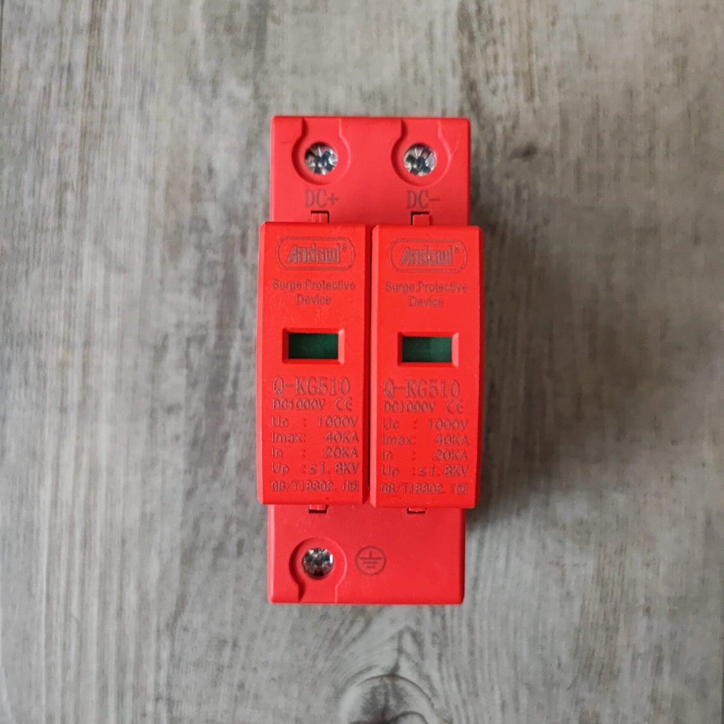Andowl Q-KG510 2Pole DIN Rail DC 1000v Surge Protector – Reliable Protection for Electrical Systems - Electromann SA