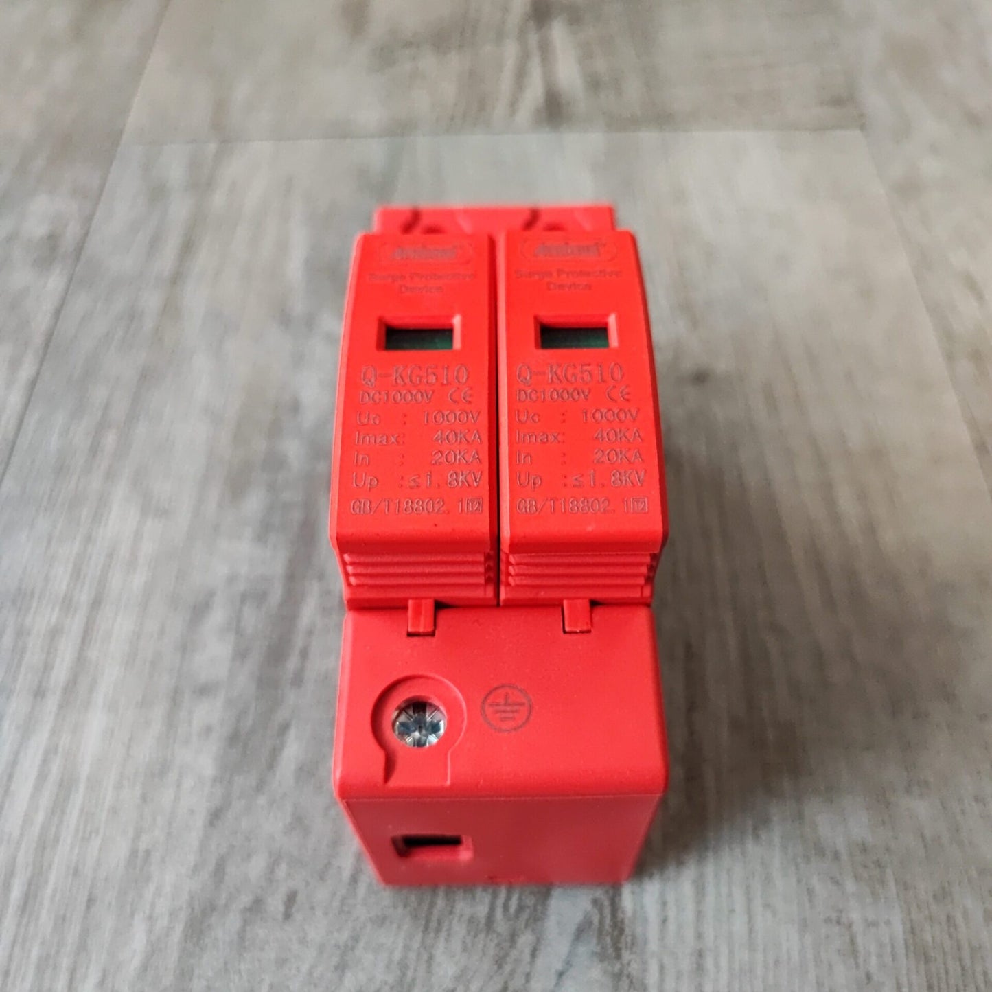 Andowl Q-KG510 2Pole DIN Rail DC 1000v Surge Protector – Reliable Protection for Electrical Systems - Electromann SA