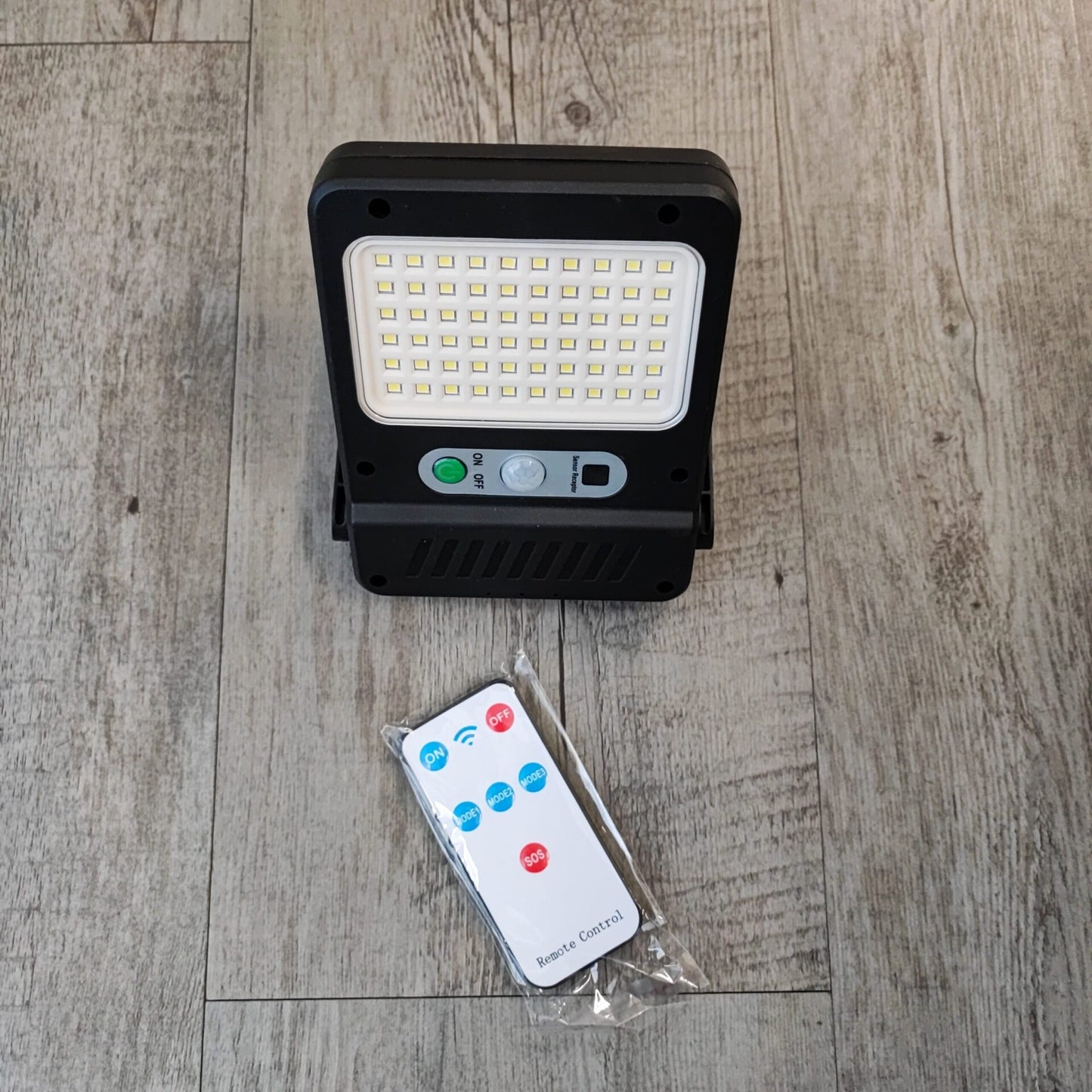 Andowl Q-60 60LED Remote Solar Motion Wall Light - Electromann SA