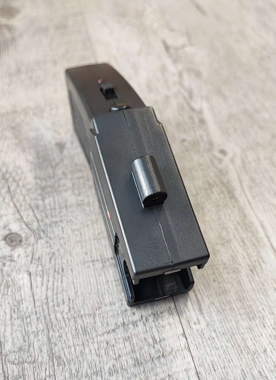 80KV Handheld Stungun with Projectiles and Alarm - Powerful Self-Defense Device - Electromann SA