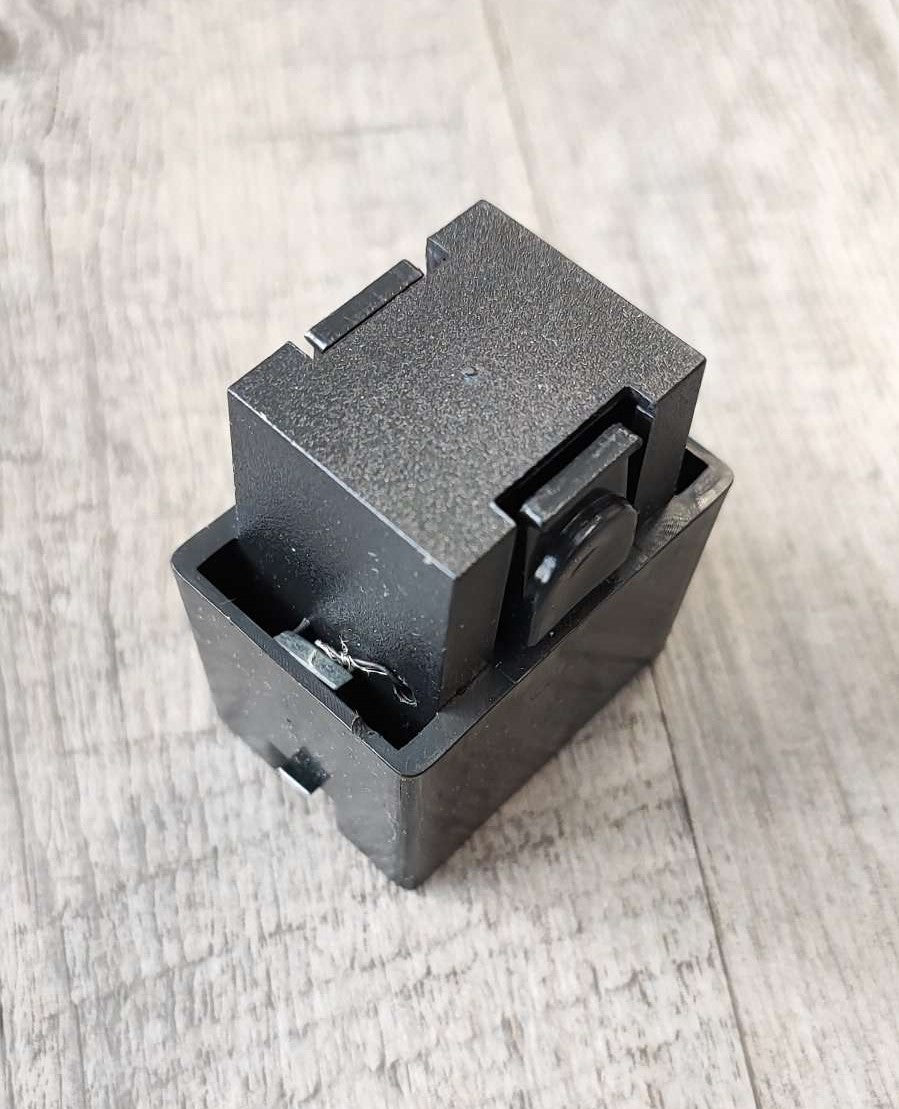 80KV Handheld Stungun with Projectiles and Alarm - Powerful Self-Defense Device - Electromann SA