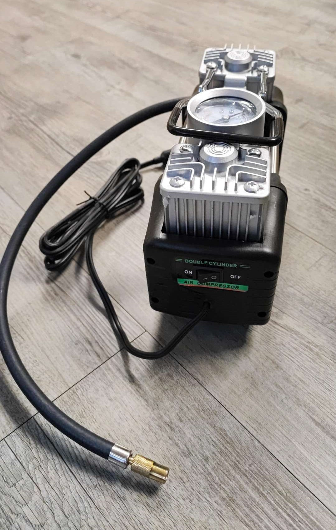 628 4X4 12VDC 100PSI 75Lit/Min Air Compressor - Fast and Efficient Inflation - Electromann SA