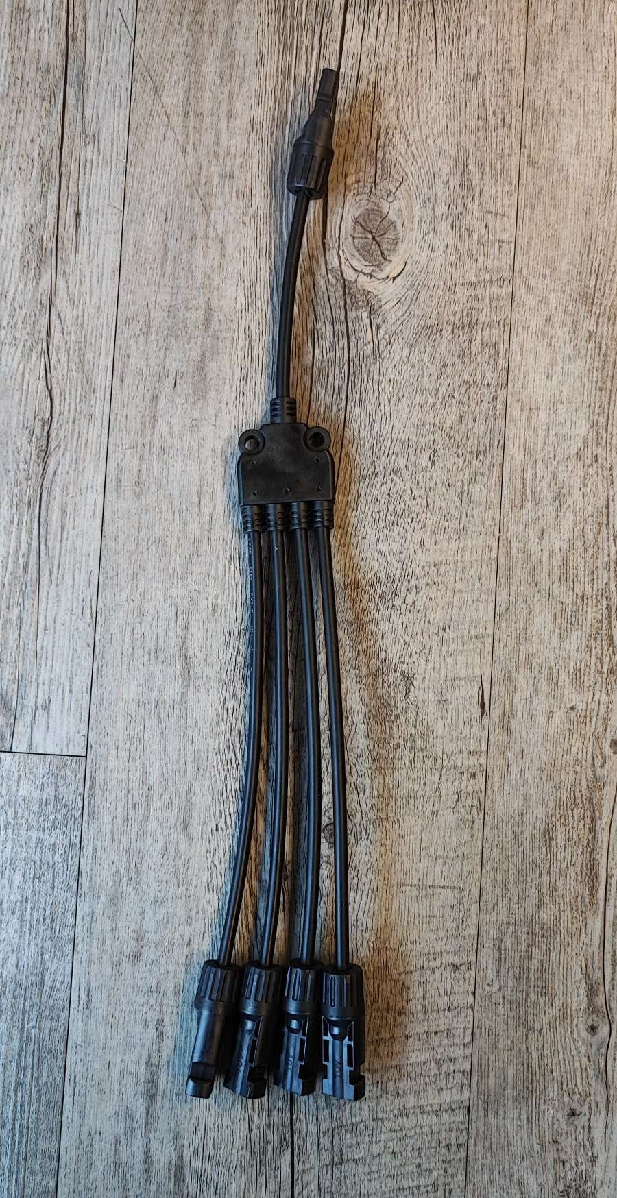 Increase Your Solar Panel System with the 1 to 4 Solar Panel Y Connector and Splitter Set - Electromann SA