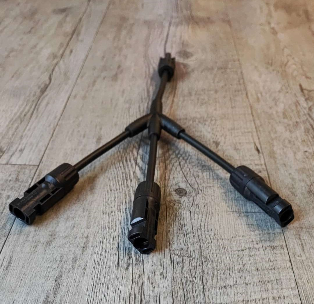Expand Your Solar System with the 1 to 3 Solar Panel Y Connector and Splitter Set - Electromann SA