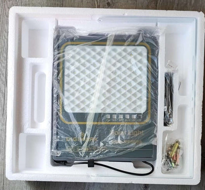 Digimark 200W Outdoor Solar Lithium Floodlight - Powerful and Eco-Friendly Lighting Solution - Electromann SA