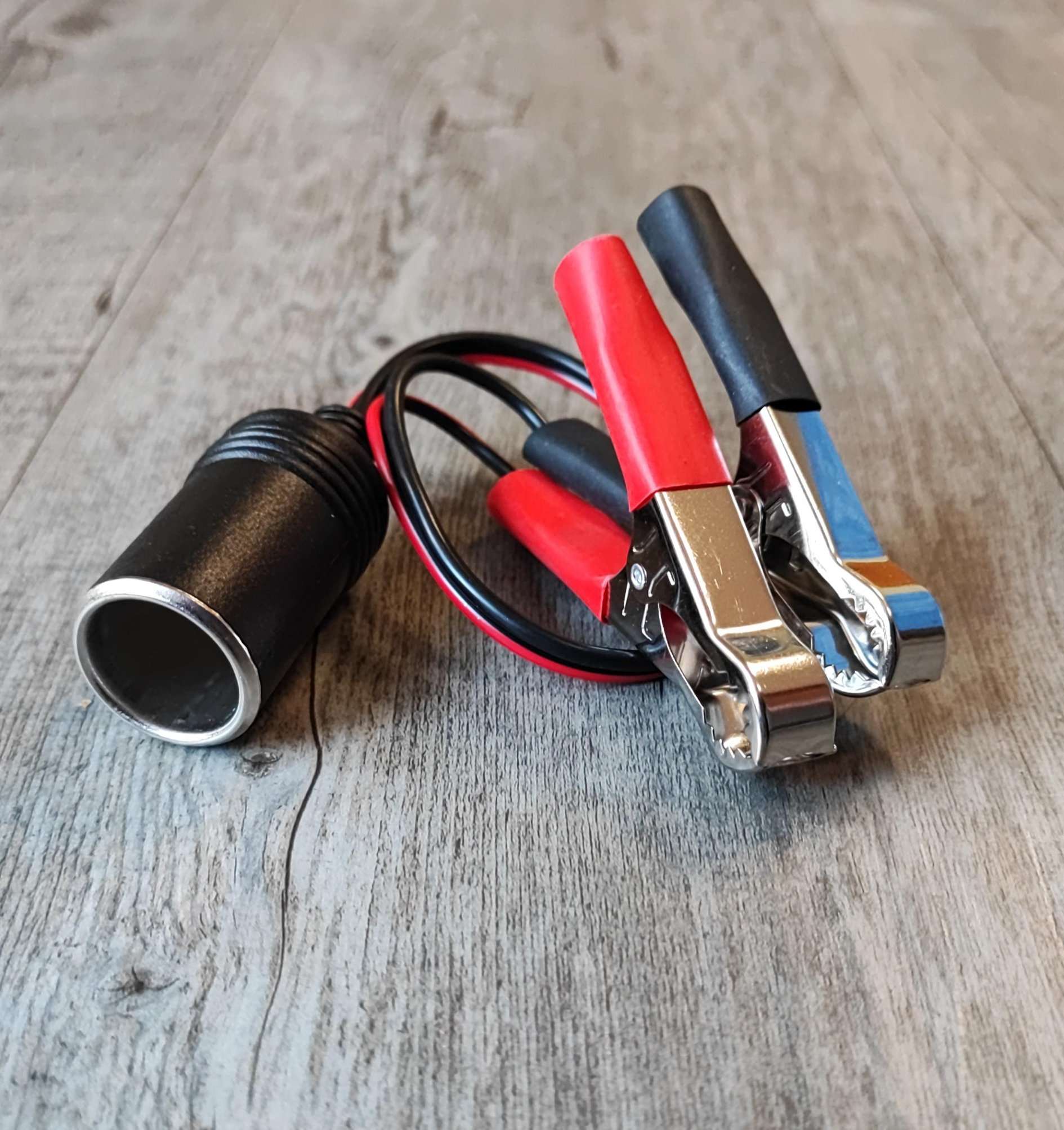 EJC 150w Car Power Inverter - Convert DC to AC on the Go! - Electromann SA