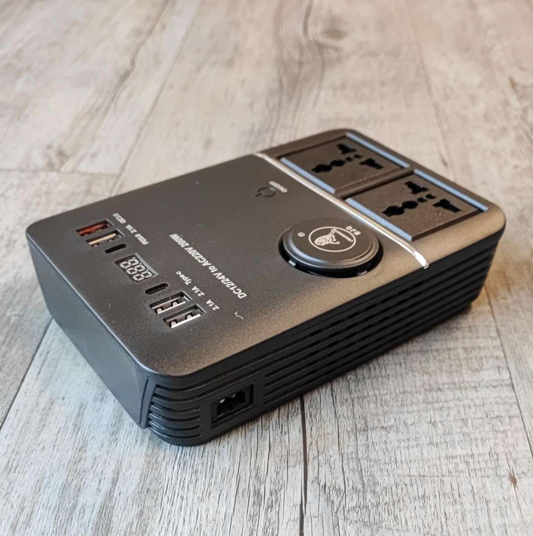 EJC 200w 12v-24v DC to 220vAC Car Power Inverter - Compact and Efficient - Electromann SA