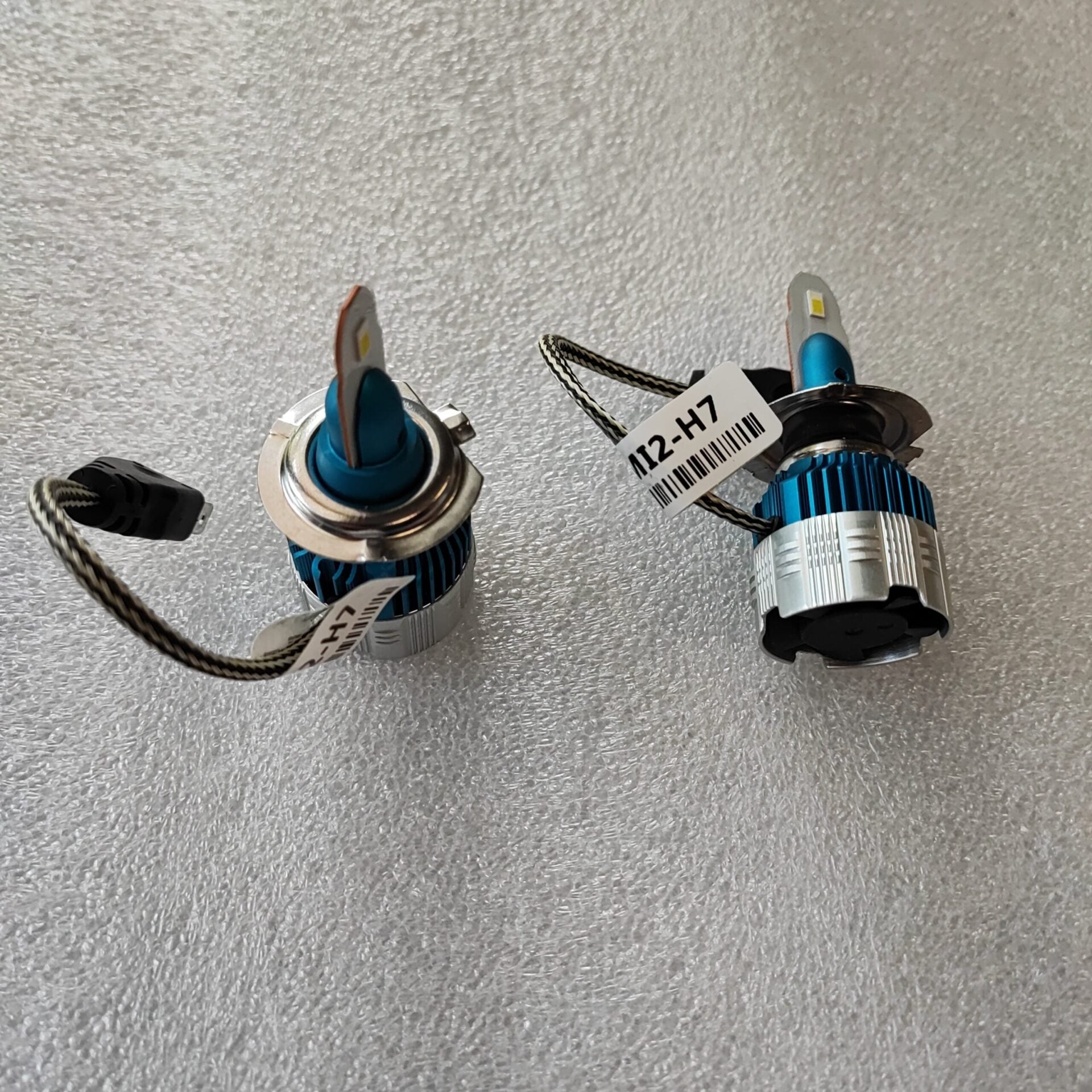 Mi2LED LED Car Headlight Kit 3000LM - H3: High-Quality, Energy-Efficient Lighting Solution for Your Vehicle - Electromann SA