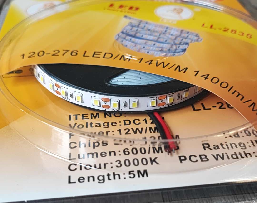 EJC 5m 600 x 2835 Led Chip Cool White Non-Weatherproof LED Light Strip Kit - Modern and Energy-efficient Lighting Solution - Electromann SA