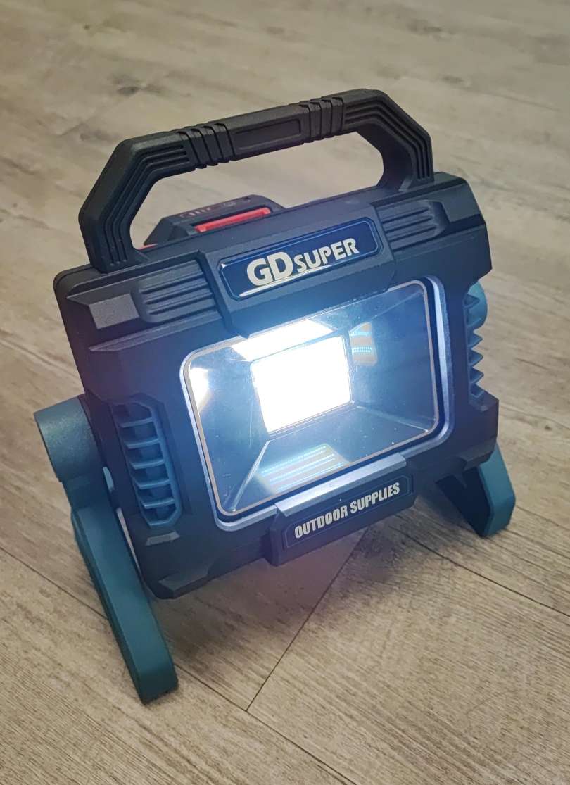 GDSUPER GD102A Heavy Duty Multi-Mode COB Led Portable Outdoor Work Light - Versatile and Durable Lighting Solution - Electromann SA