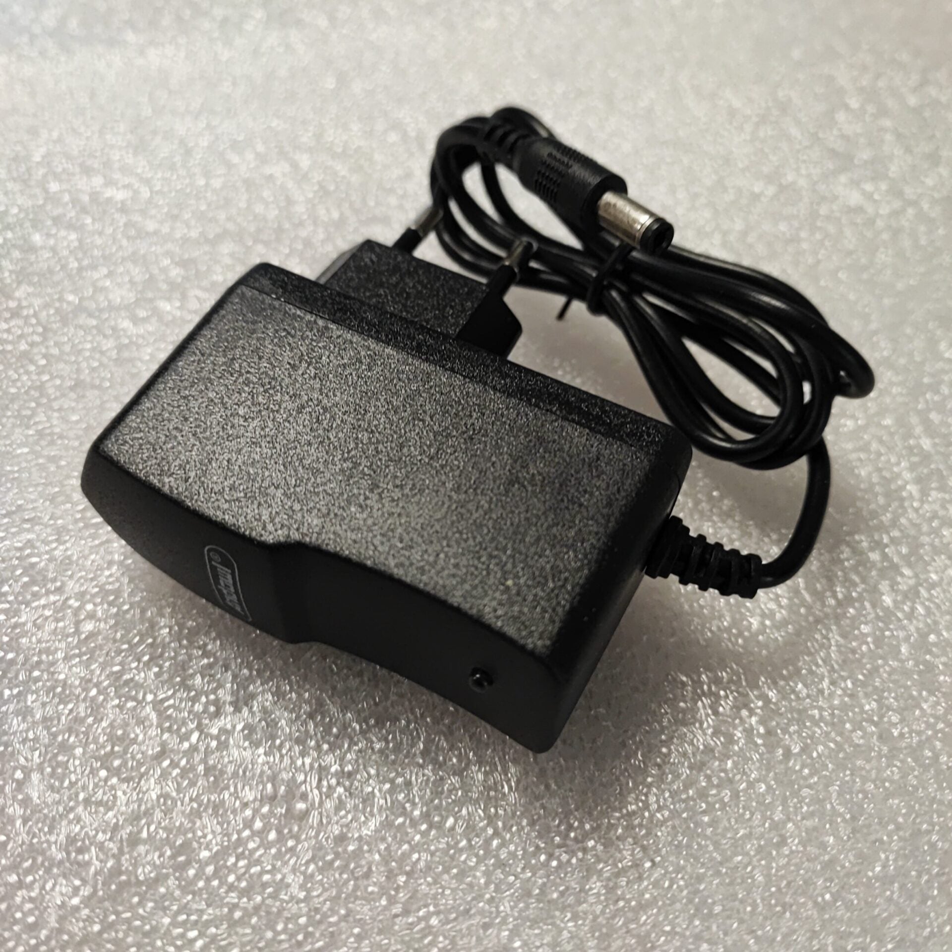 Andowl Q-DC270 Power Supply 220v AC to 9V DC 5Amp - Electromann SA