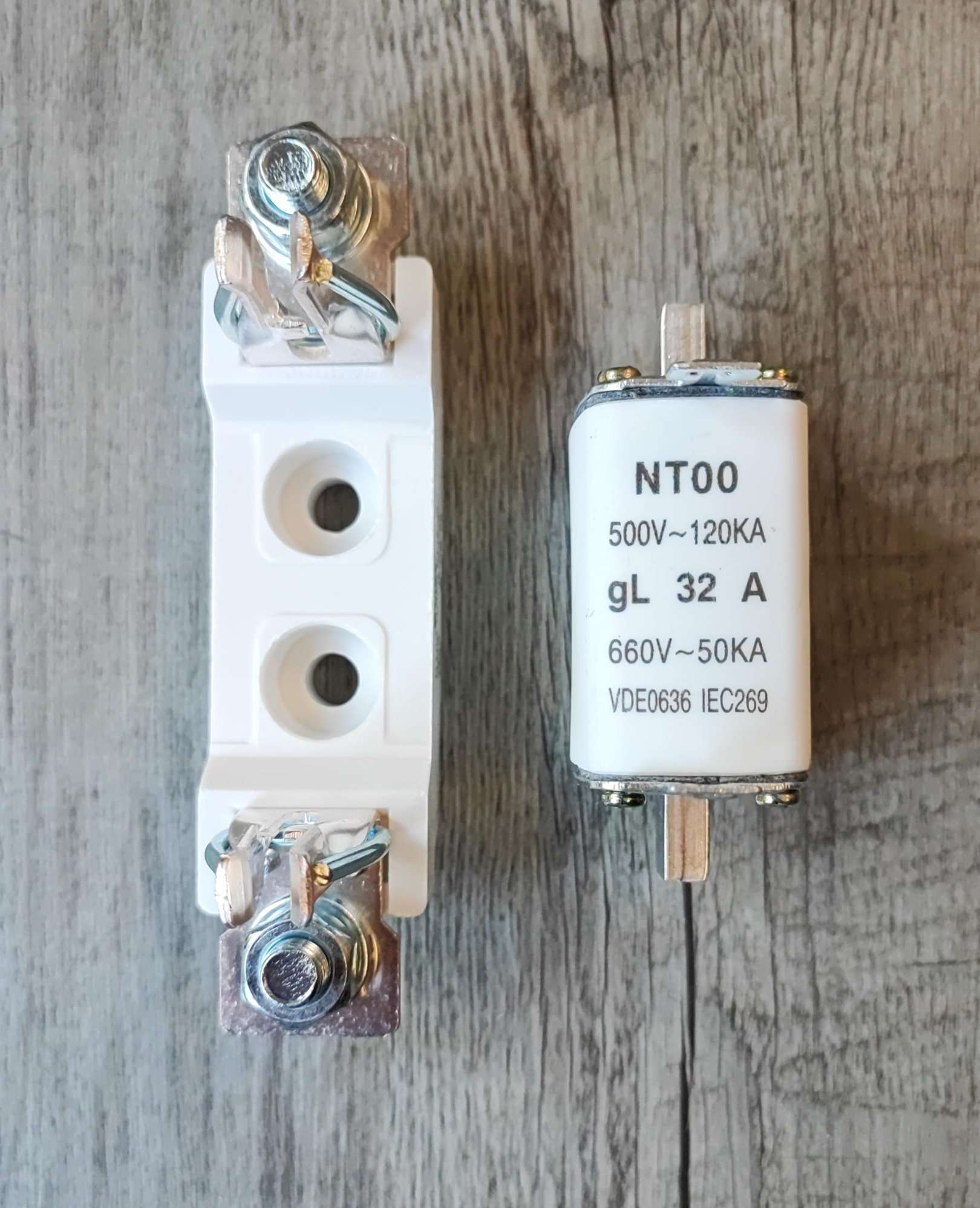 32Amp 500v Ceramic Fuse For Solar Systems - Electromann SA