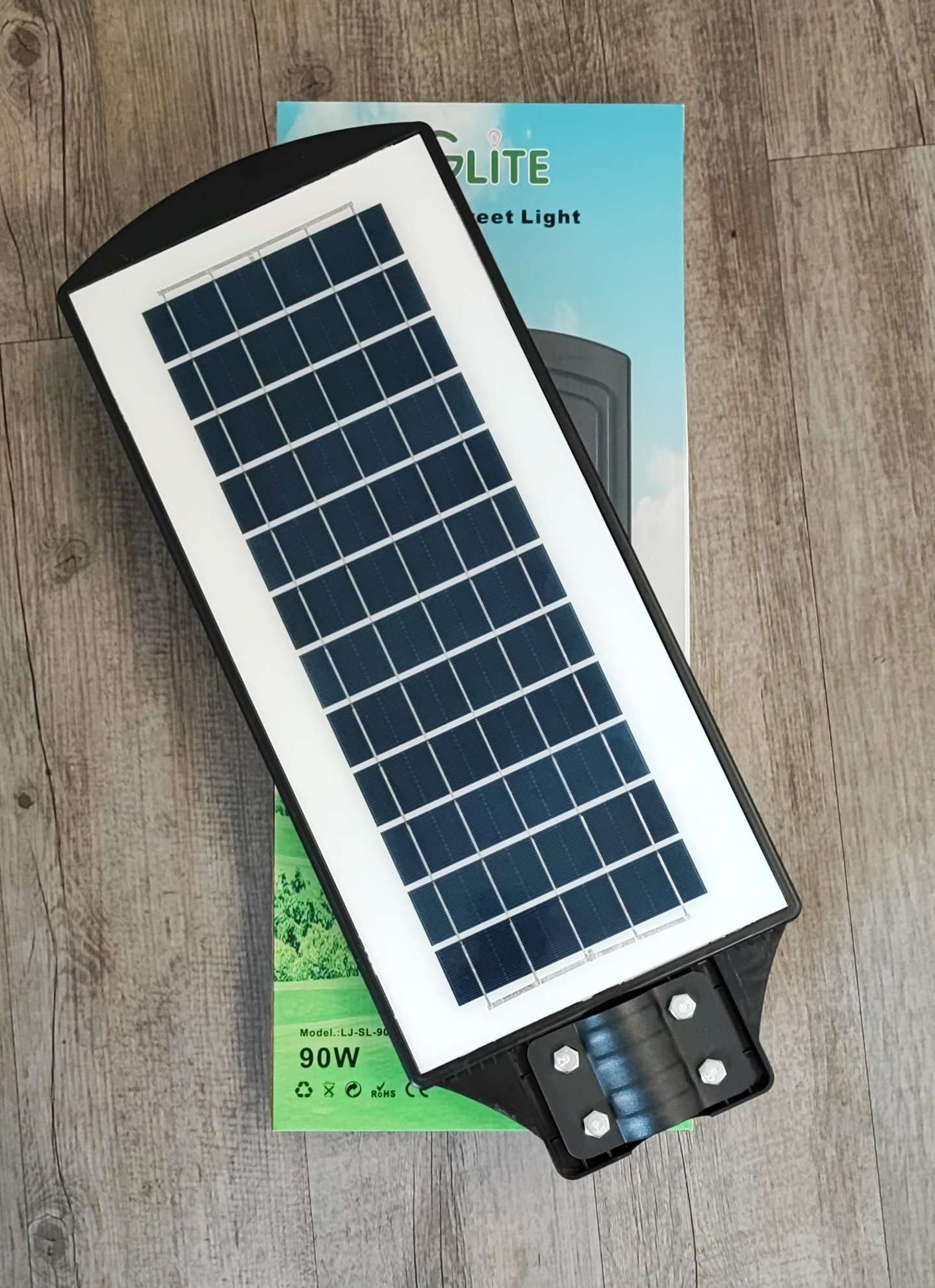 Glite 90watt Solar Powered LED Street/Pole Light - Efficient and Eco-Friendly Outdoor Lighting Solution - Electromann SA