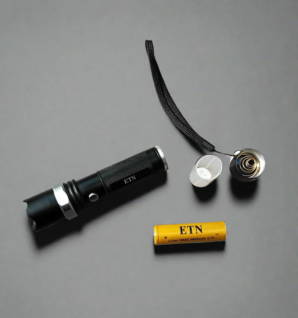 ETN Rechargeable Lithium Adjustable Zoom LED Flashlight - Electromann SA