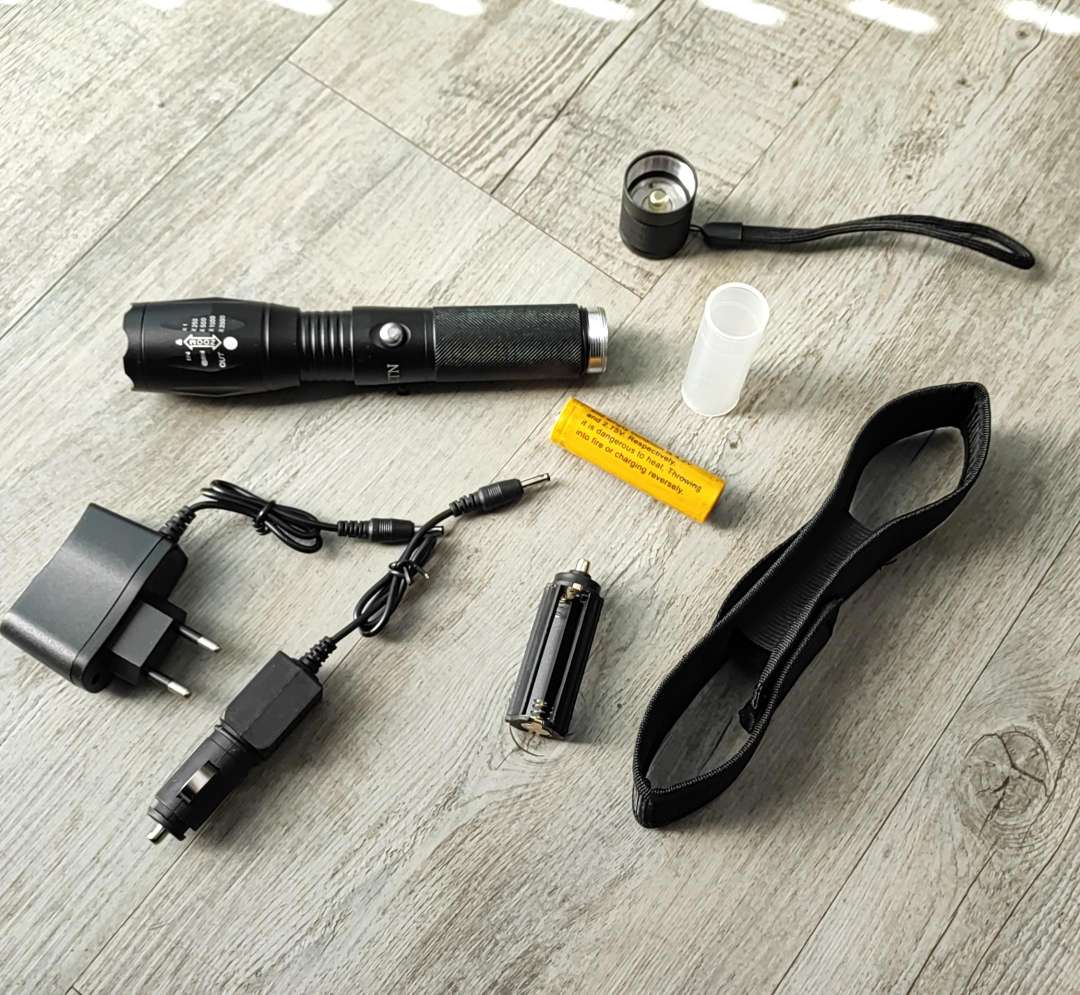 ETN 1800 Lumens Rechargeable Lithium Adjustable Zoom LED Flash light - Electromann SA