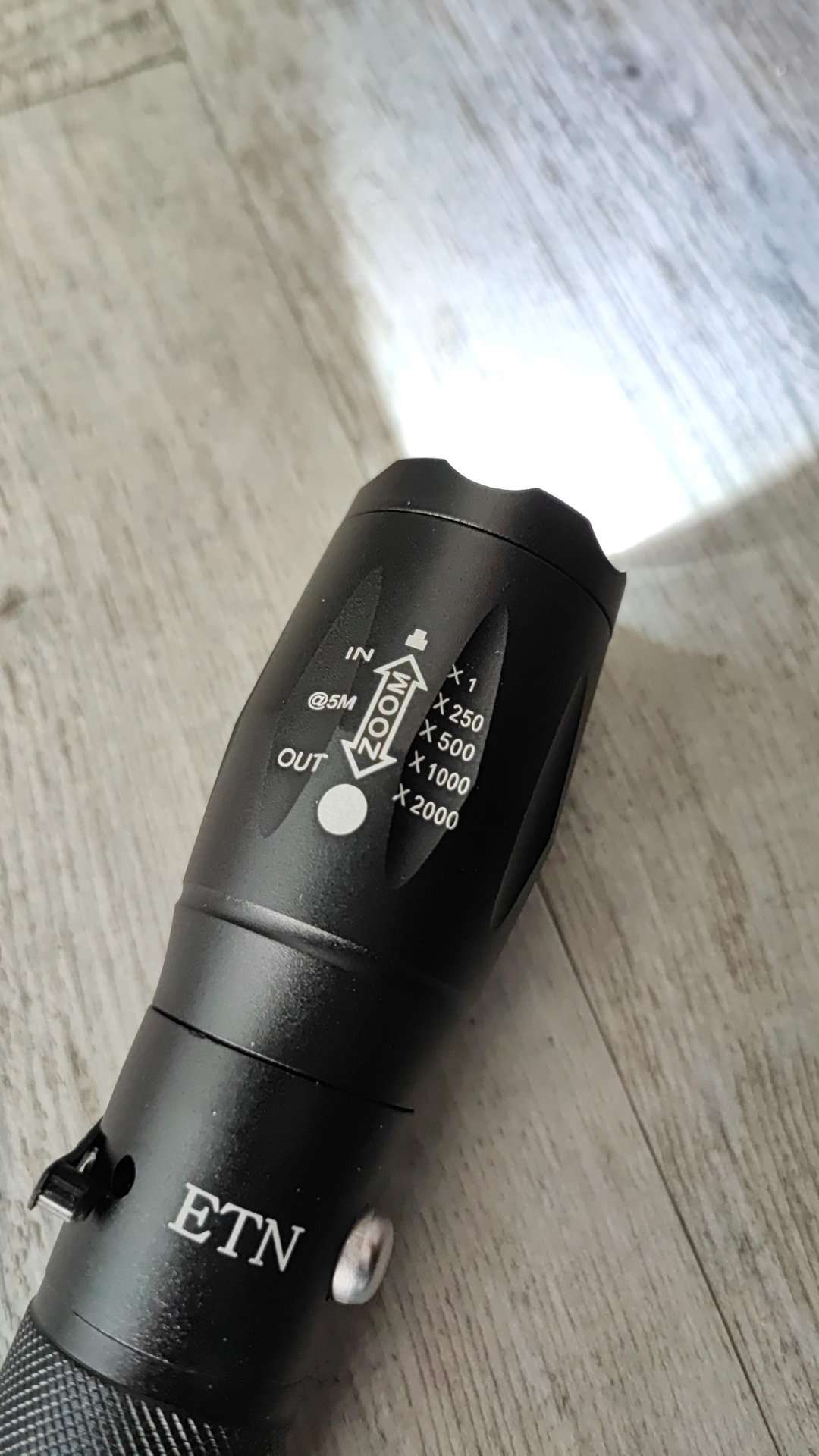 ETN 1800 Lumens Rechargeable Lithium Adjustable Zoom LED Flash light - Electromann SA