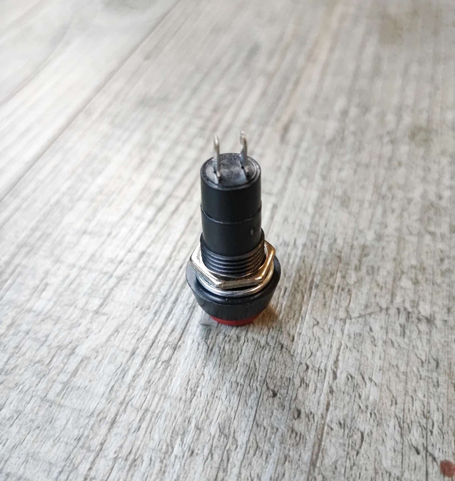 2 Pin DC Push Switch RED - Convenient and Versatile Switch for DC-Powered Devices - Electromann SA